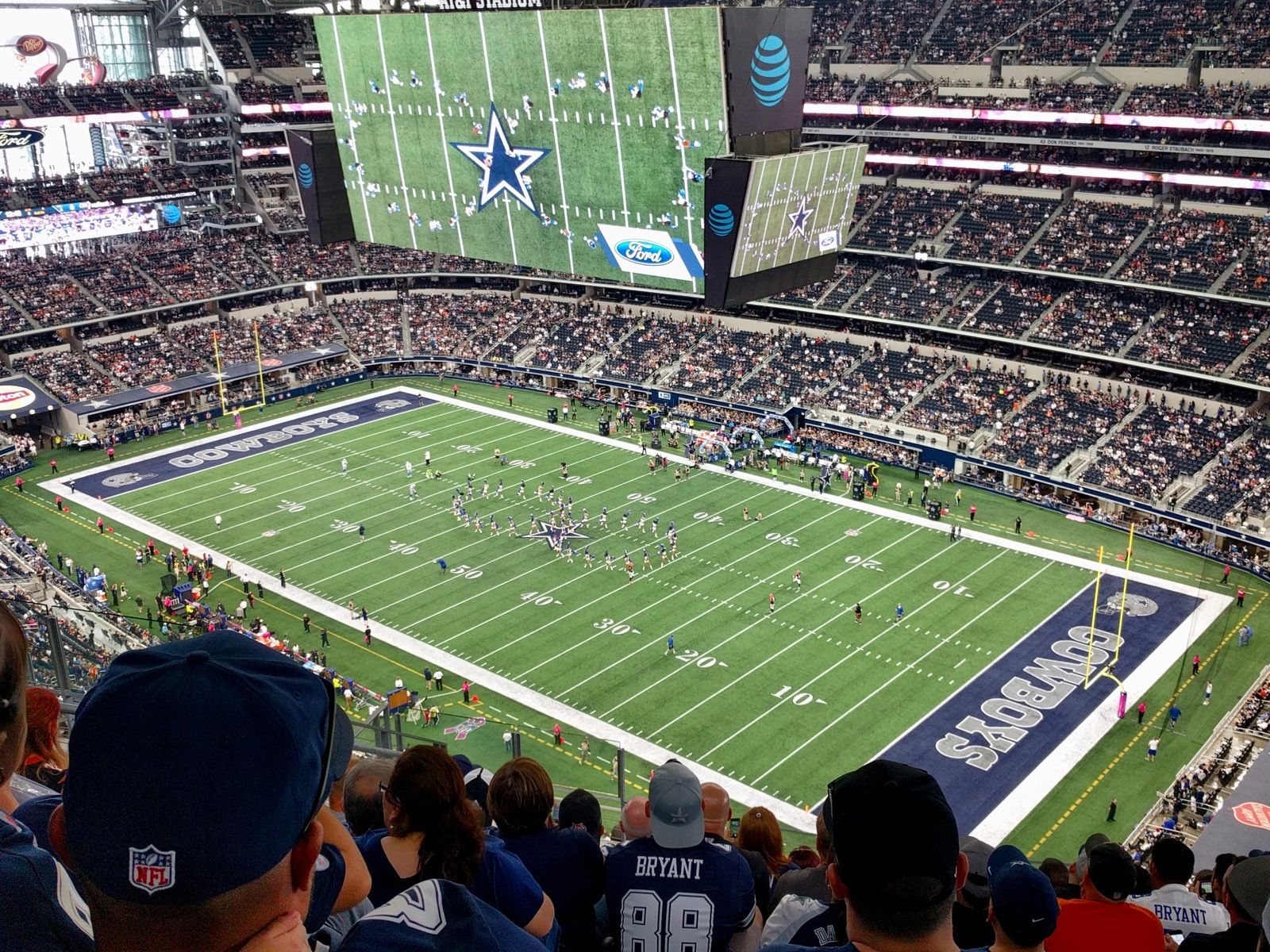 Giocatore Dallas Cowboys con pallone, 1024x768 HD, Desktop
