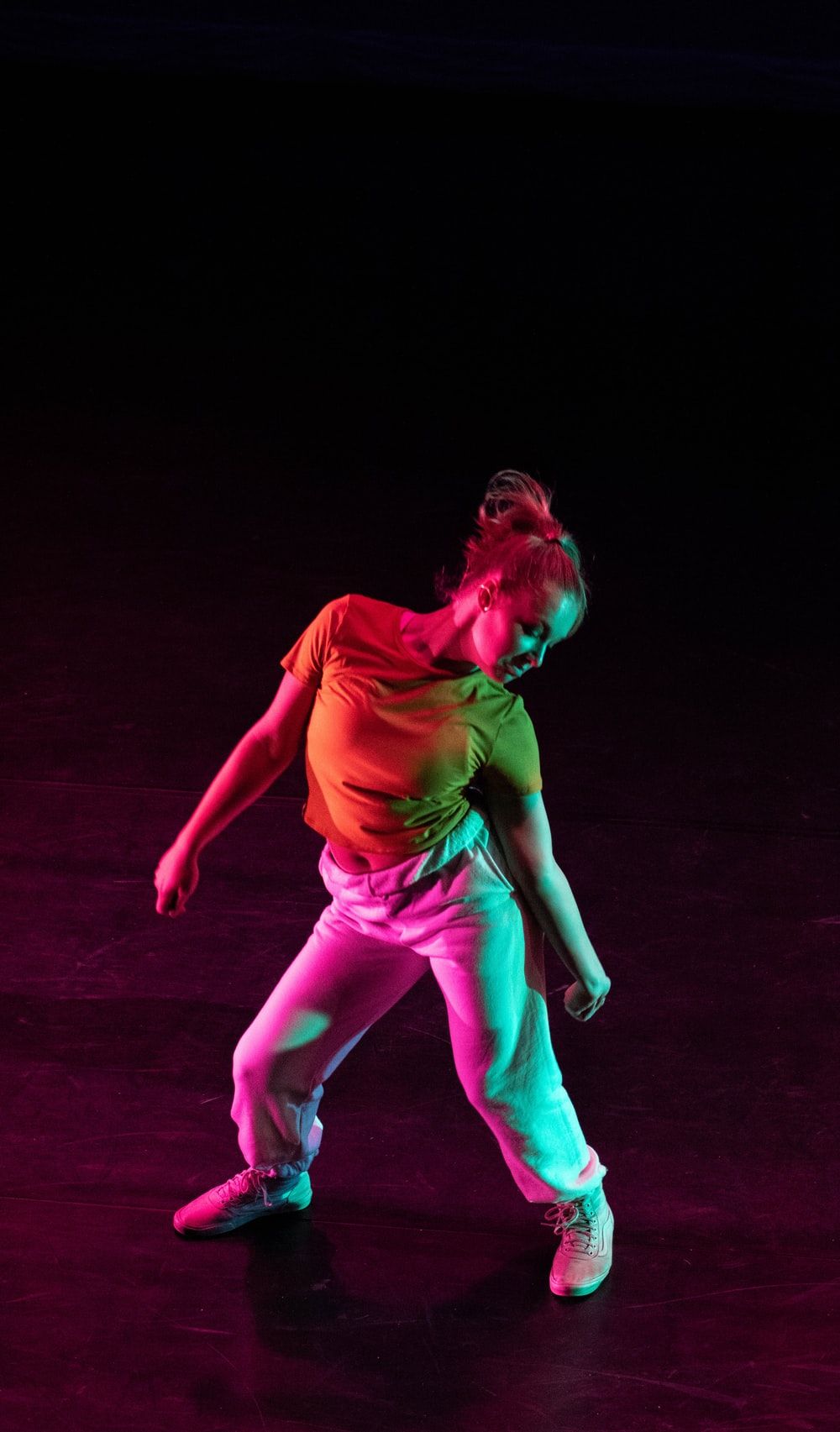 Ballerino luci colorate rosa, 1000x1705 Verticale, Telefono