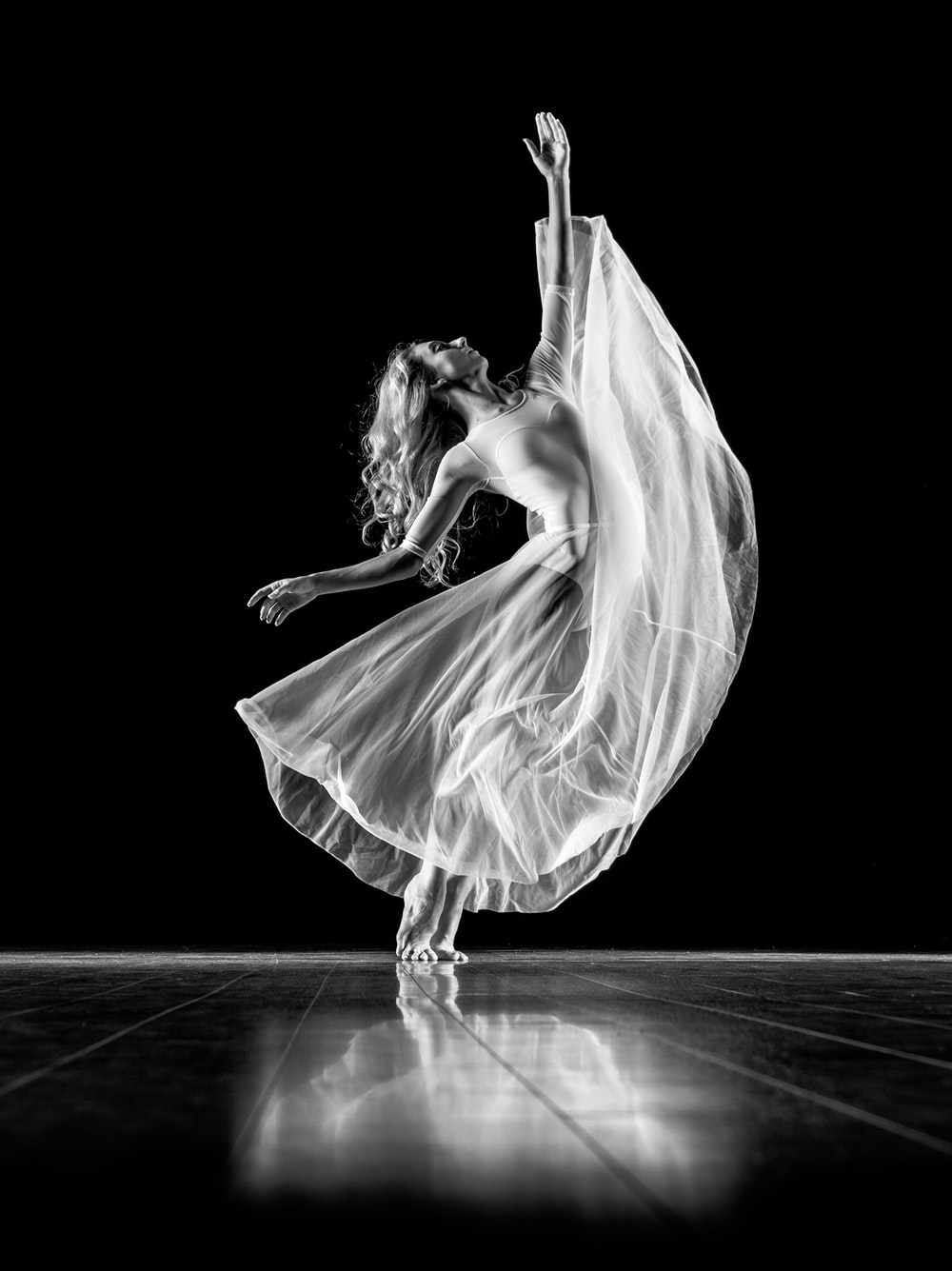 Ballerina in bianco e nero, 1000x1335 Verticale, Mobile