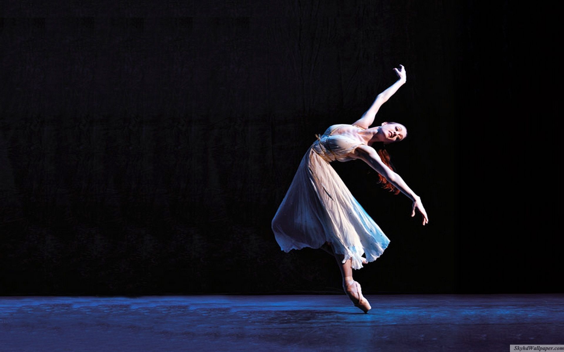 Ballerina in posa danza, 1920x1200 Full HD+ WUXGA, Laptop