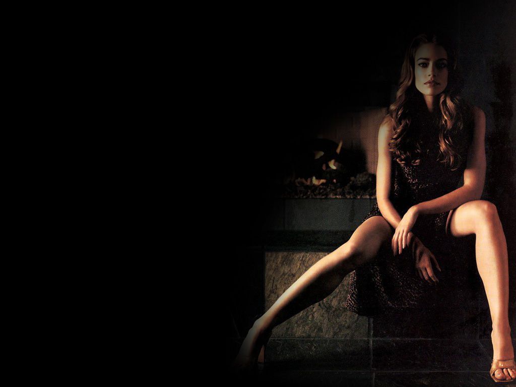 Donna seduta in ombra, 1024x768 HD, Laptop