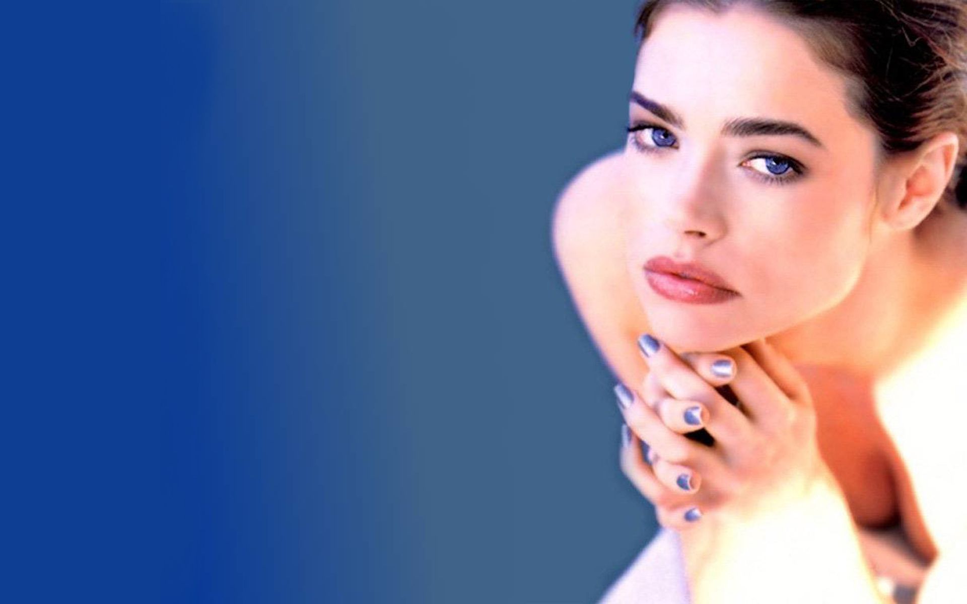 Ritratto donna sfondo blu, 1920x1200 Full HD+ WUXGA, Desktop