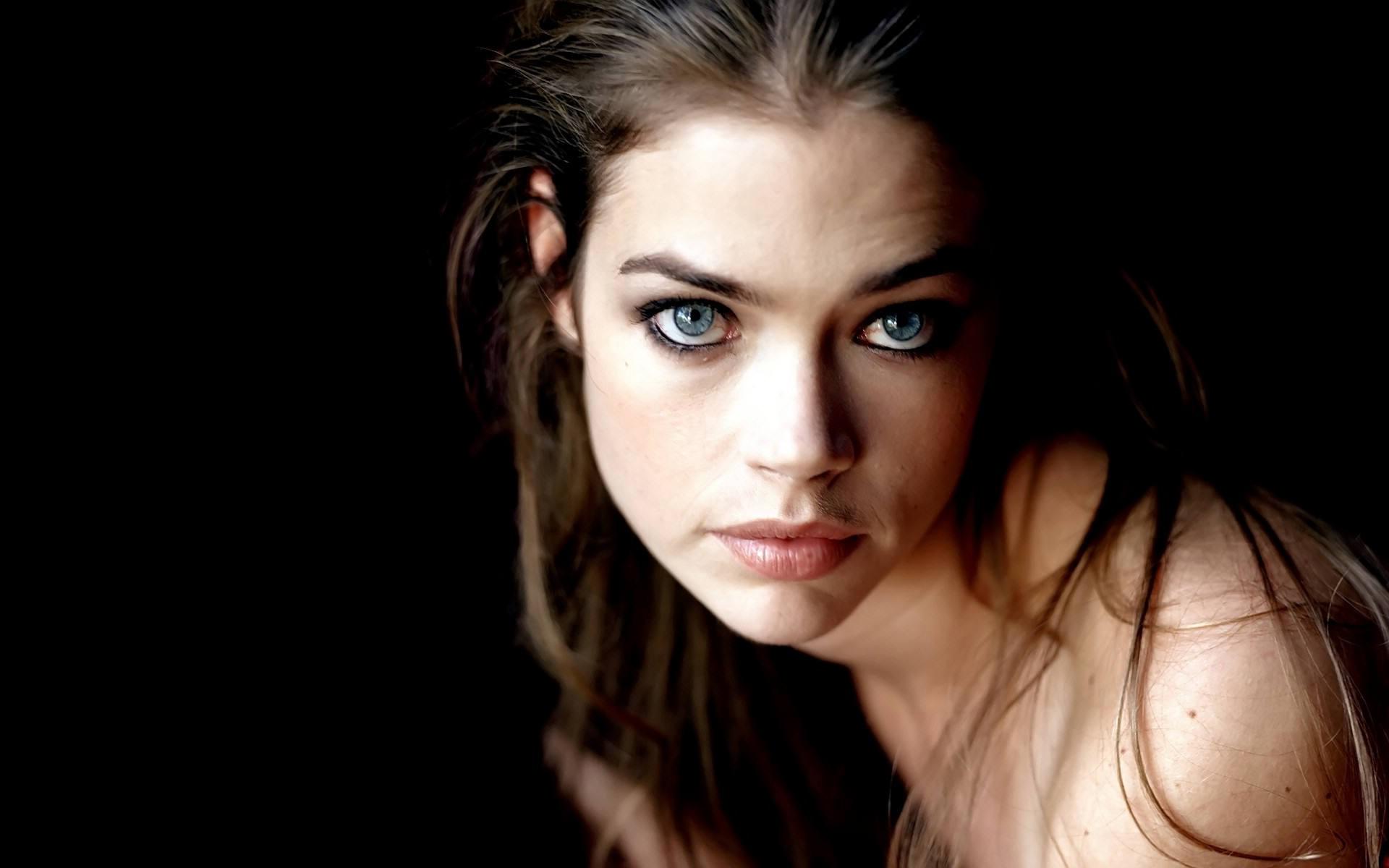 Denise Richards ritratto, 1920x1200 Full HD+, Desktop