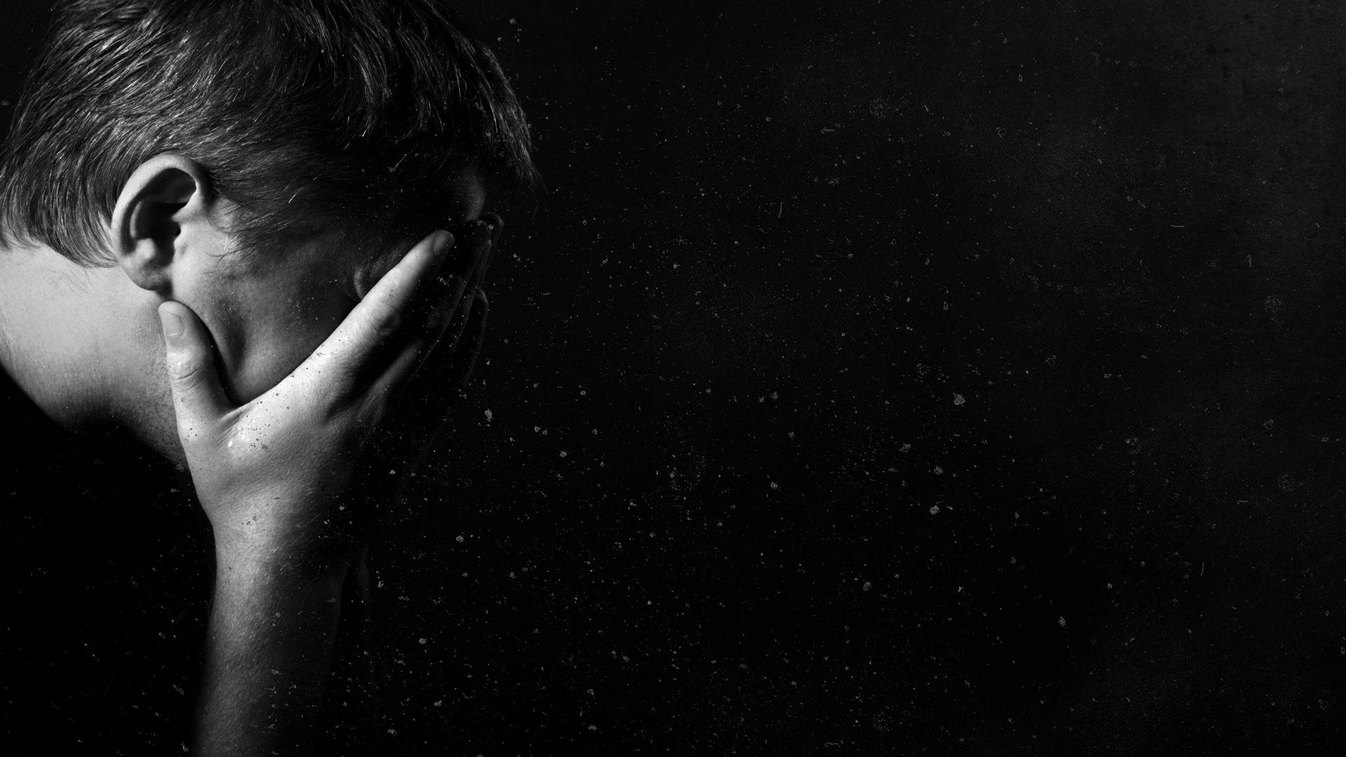 Uomo triste testa china, 1920x1080 Full HD 1080p, Desktop