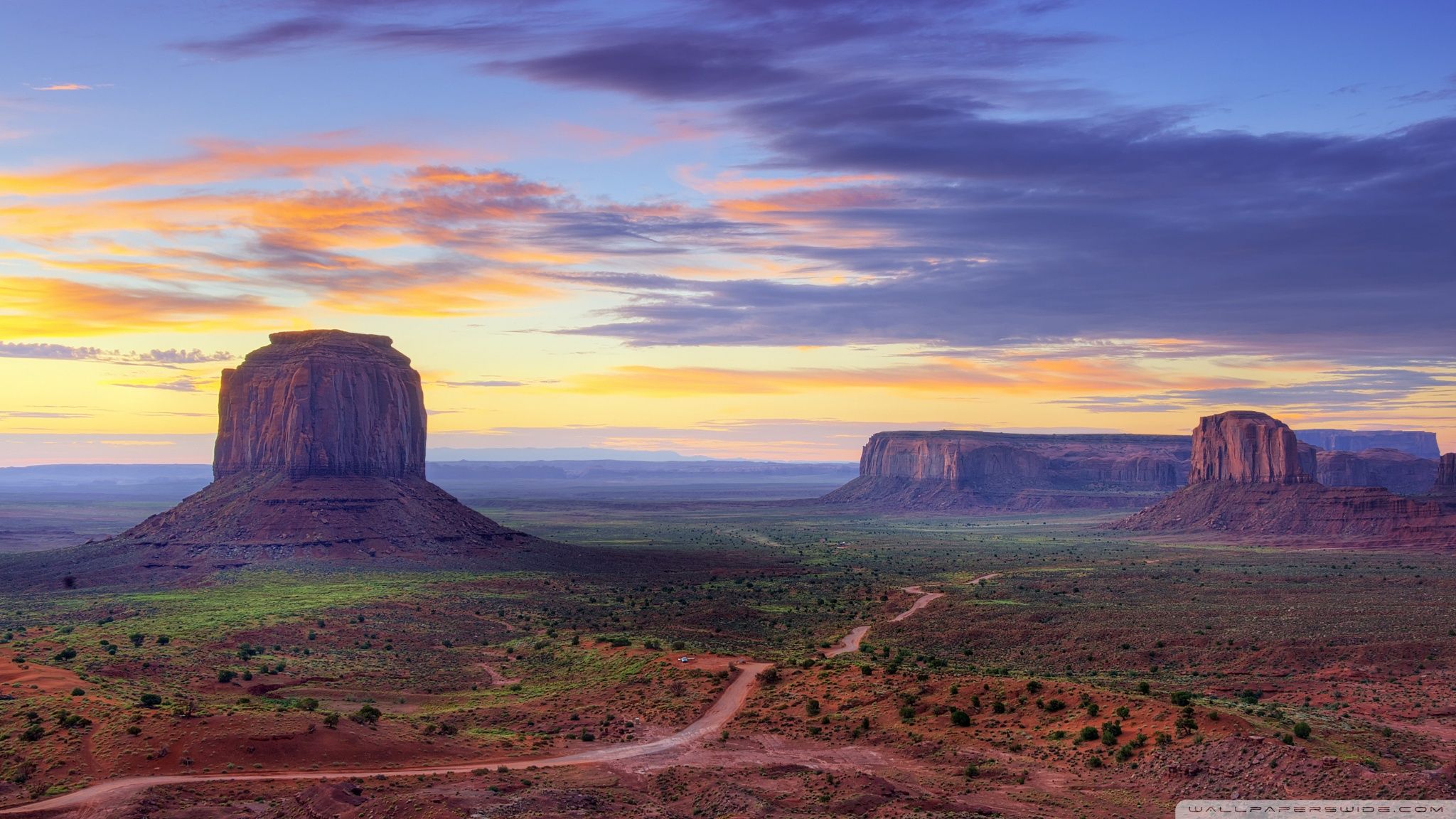 Deserto con formazioni rocciose al tramonto, 2048x1152 alta risoluzione, Desktop