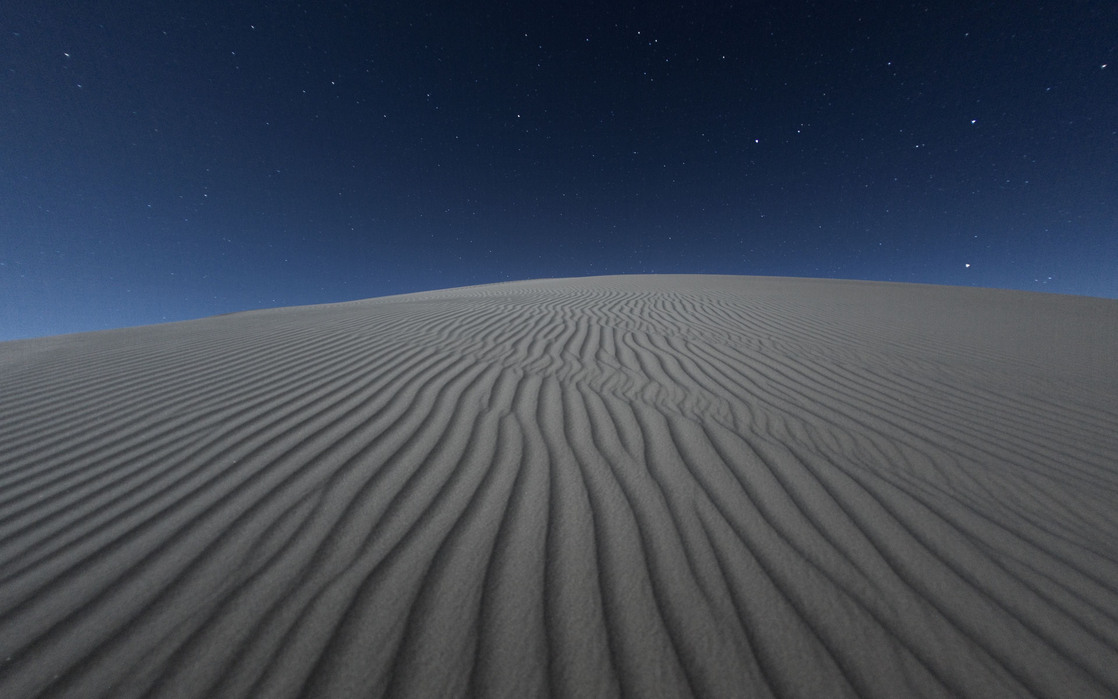 Dune di sabbia sotto cielo stellato, 3840x2400 4K Ultra HD, Monitor 4K