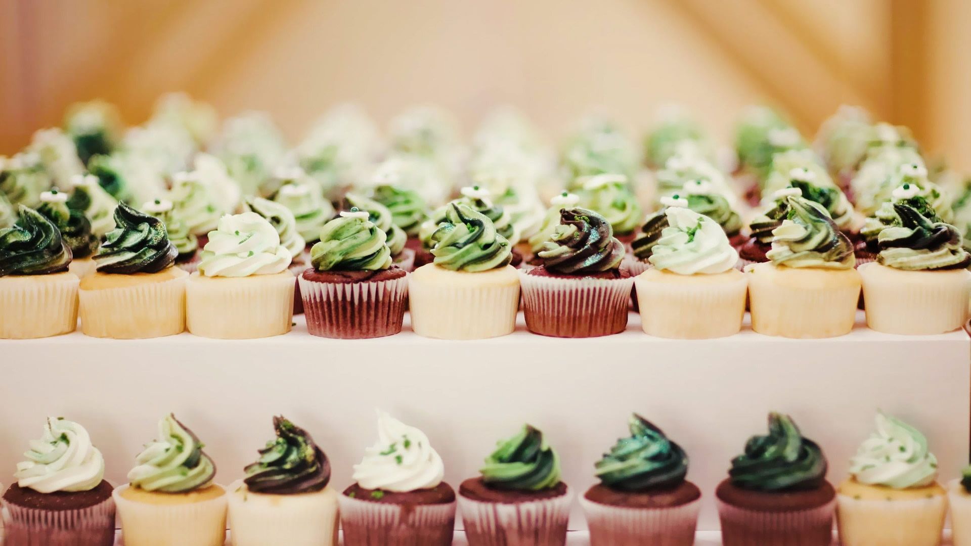 Cupcakes con glassa verde, 1920x1080 1080p, Laptop