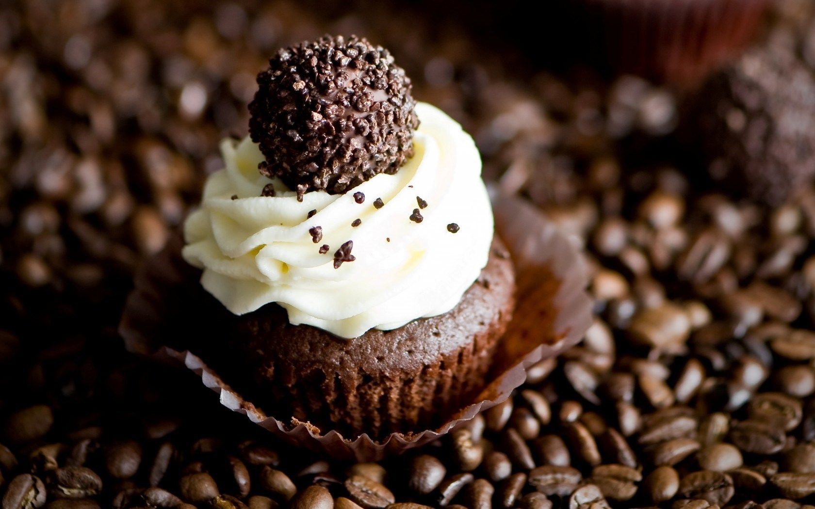 Cupcake al cioccolato con panna, 1680x1050 HD, Desktop