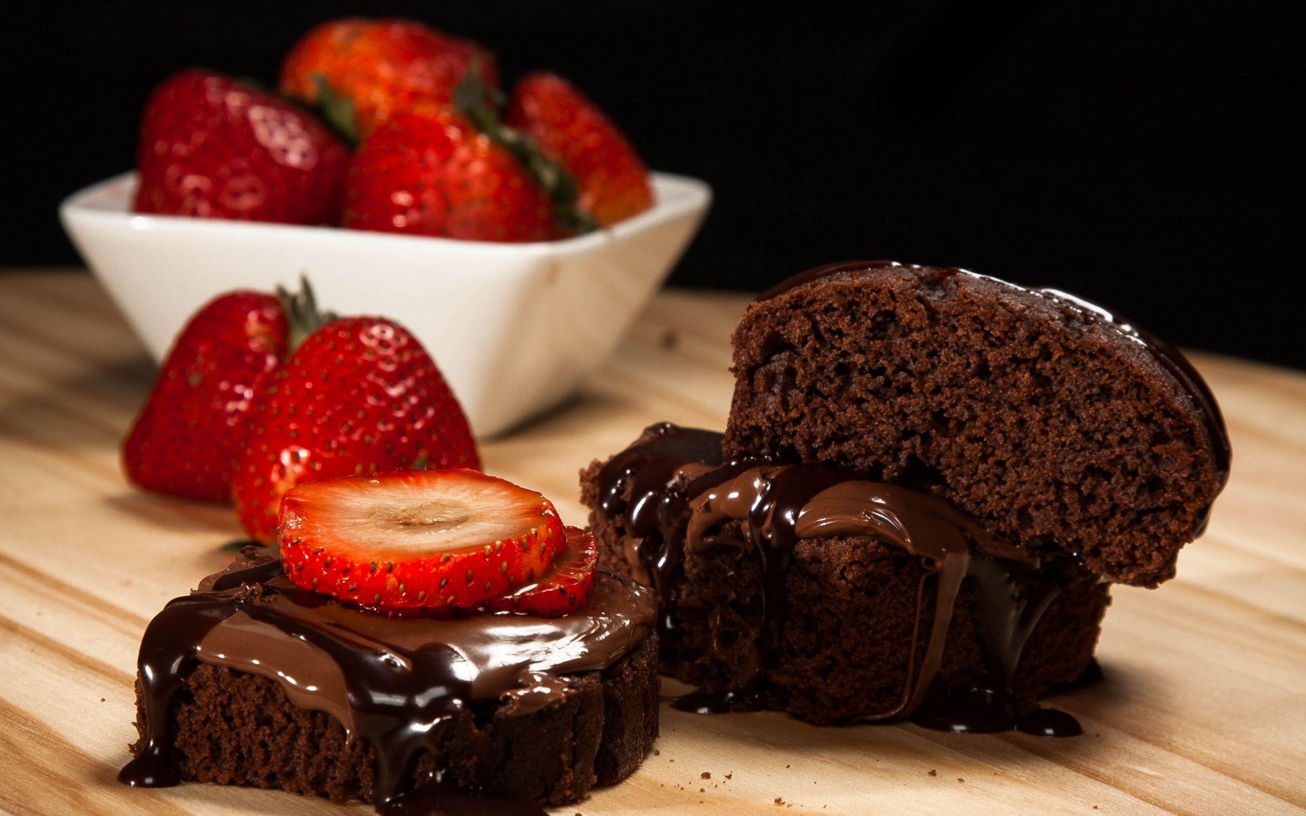 Torta al cioccolato con fragole, 2560x1600 2K, PC