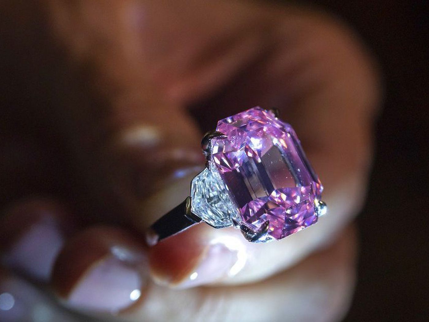 Anello con diamante rosa, 1400x1050 720p, PC