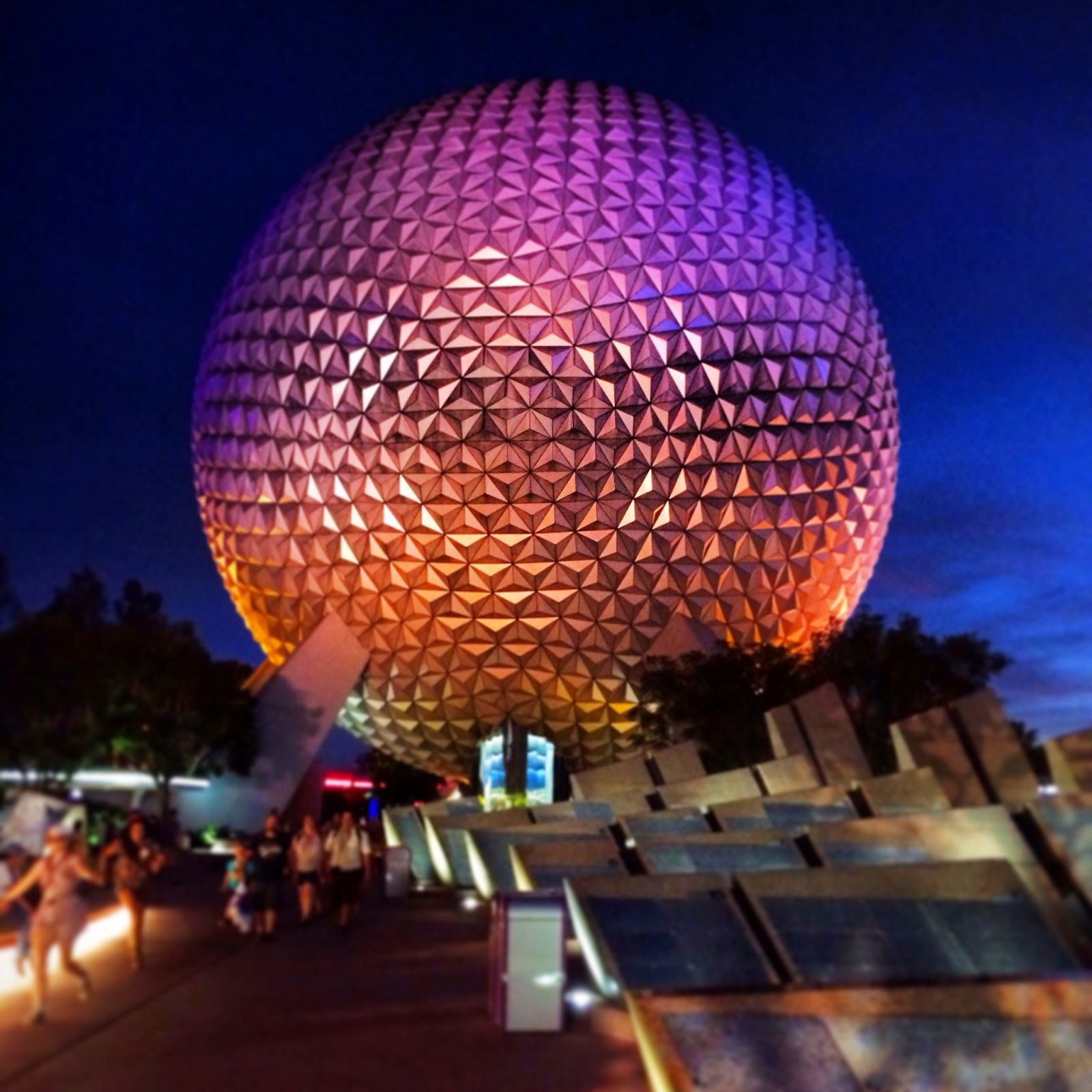 Sfera Epcot Spaceship Earth notturna, 1600x1600 HD, Lenovo Legion