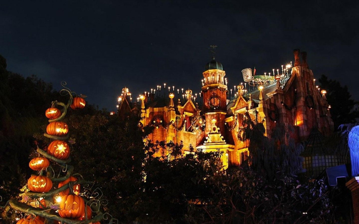 Castello Disney illuminato Halloween, 1440x900 HD, PC Desktop