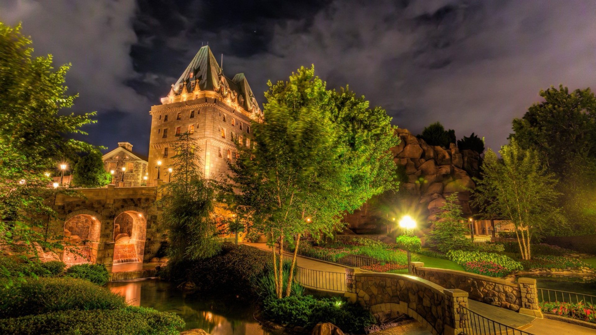 Castello illuminato di notte, 1919x1080 HD Ready, iMac