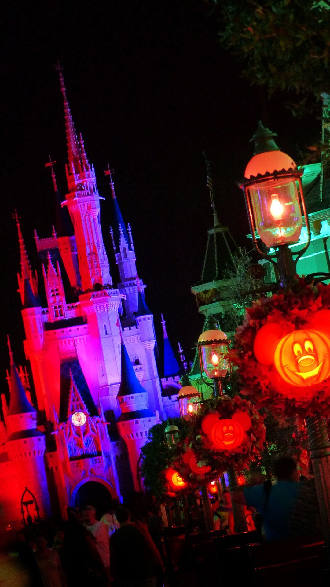 Castello Disney World Halloween notturno, classici d'animazione, 1080x1920 Full HD Verticale, iPhone