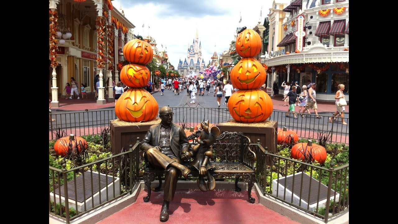 Haunted Mansion Disney Halloween, 1365x768 720p, Laptop