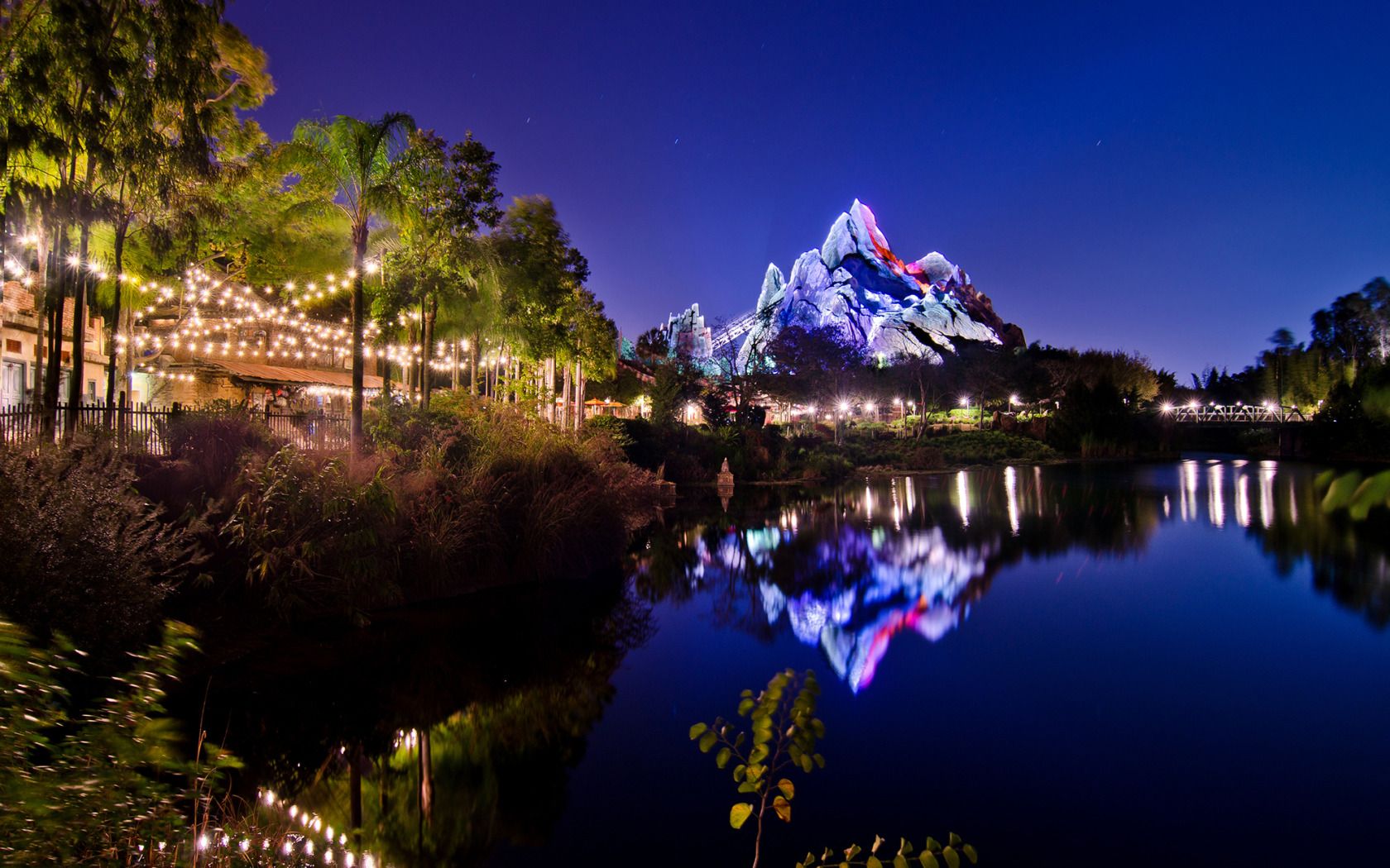 Expedition Everest Disney World notte, 1680x1050 900p, Monitor Gaming