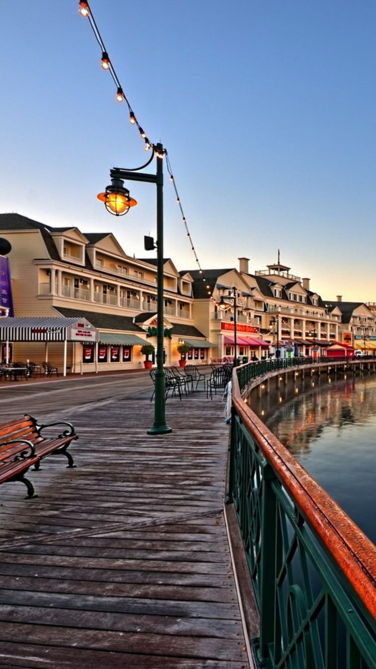 Boardwalk Disney World tramonto, 750x1334 Verticale, iPhone Air