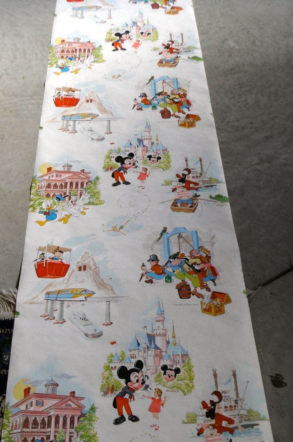 Collage poster vintage Disney World, 831x1800 Verticale, Mobile