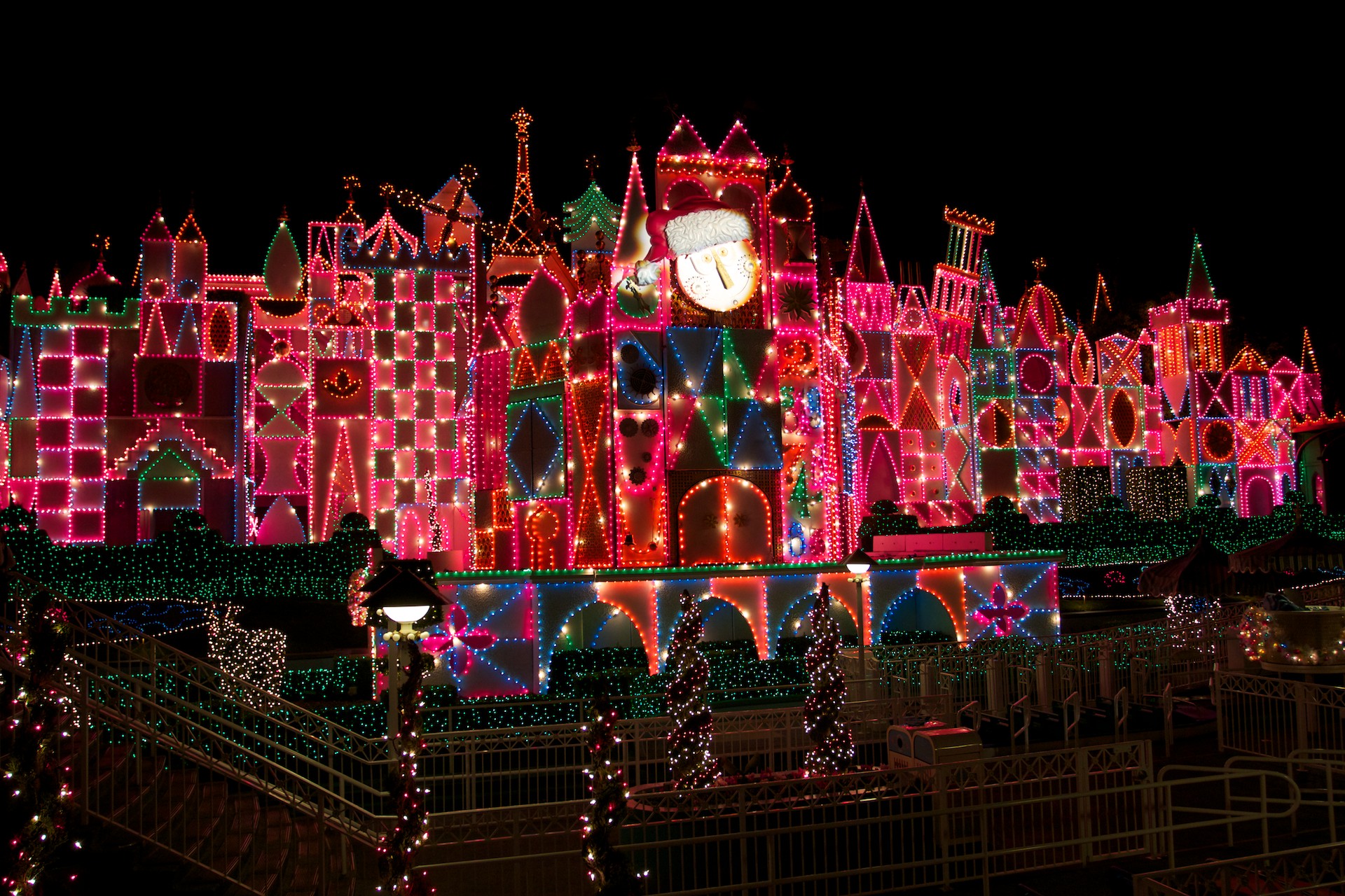 Disneyland Small World luci natalizie, 1920x1280 WUXGA, Desktop