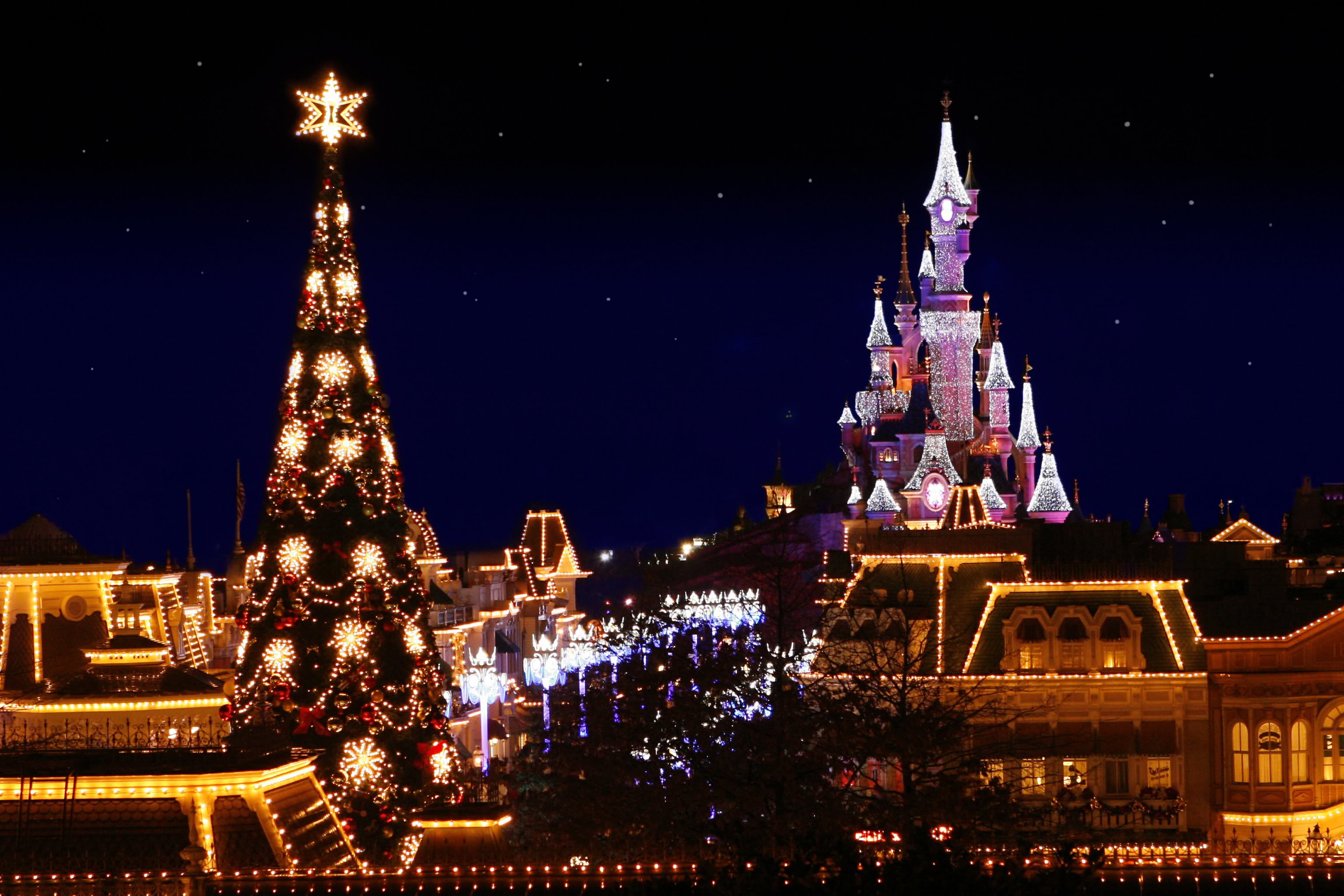 Disneyland castello natalizio illuminato, 3072x2048 2K, Monitor Gaming