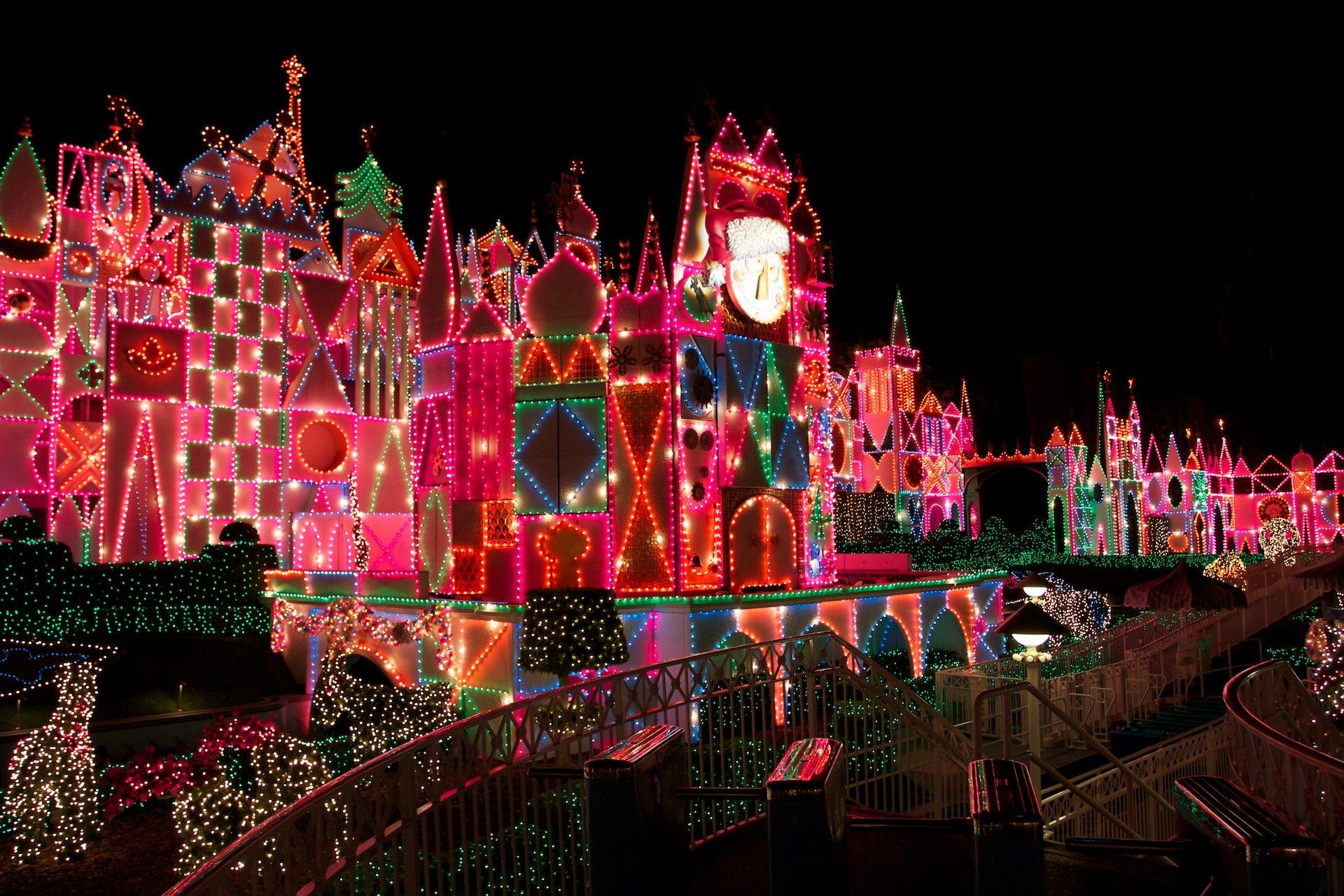 It's a Small World, Disneyland natalizio, 3839x2400 2K+, Desktop