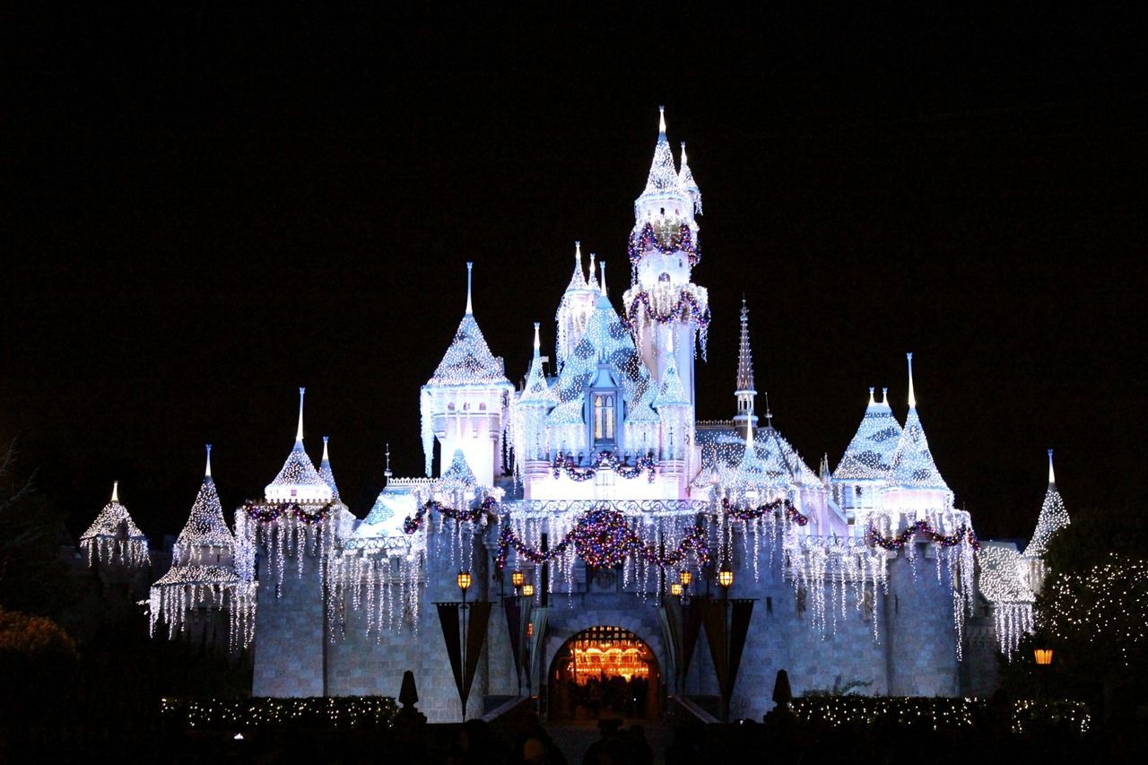 Castello Disneyland natalizio illuminato, 1920x1200 Full HD+, Desktop
