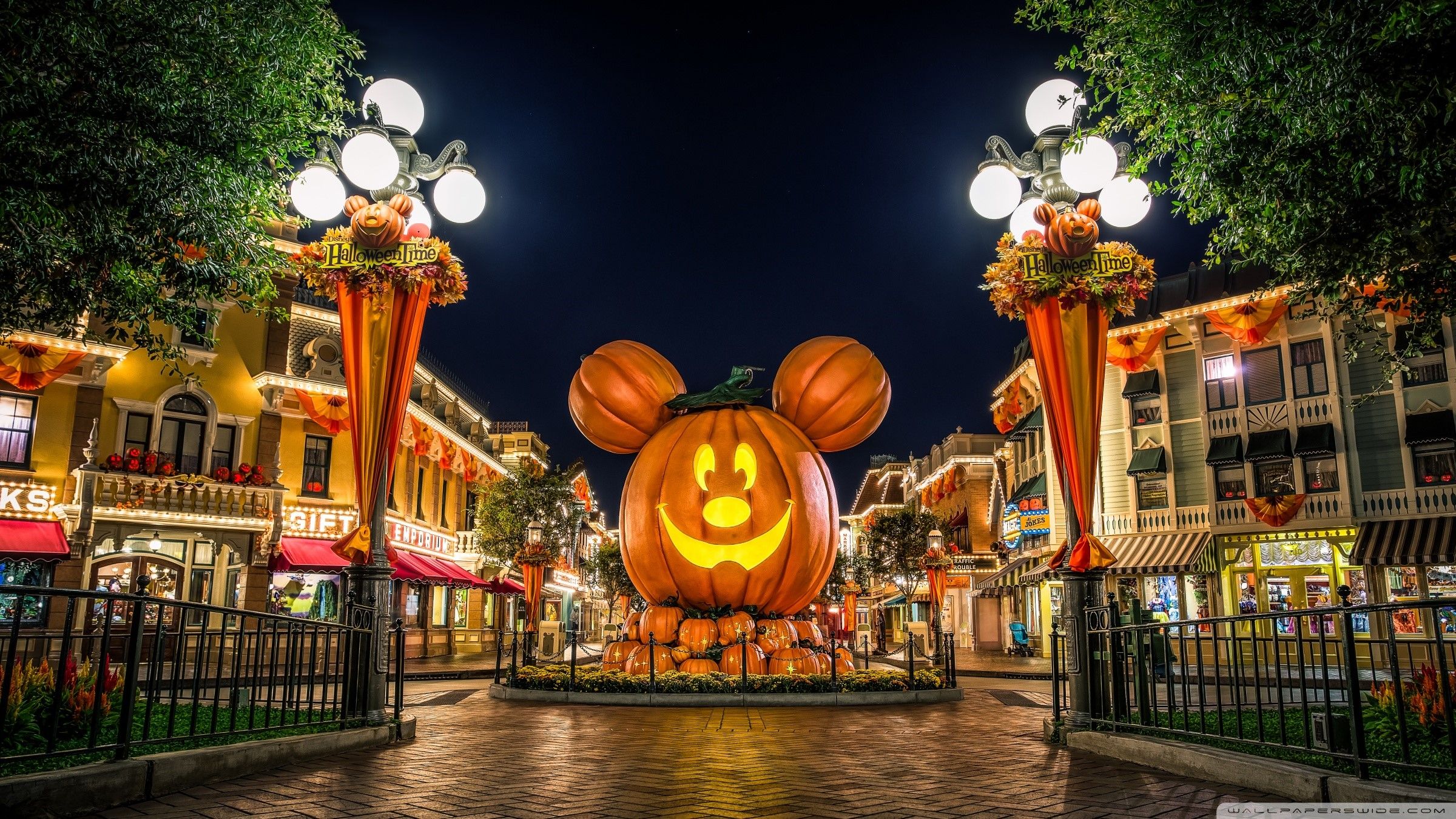 Zucca Topolino Disneyland Halloween, Mickey Mouse, 2400x1350 Hi-Res, Desktop