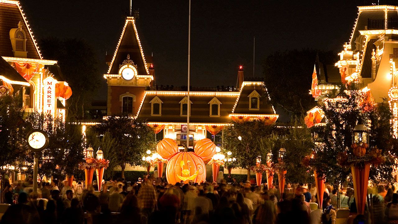 Disneyland Halloween Time notturno, 1280x720 HD, Desktop