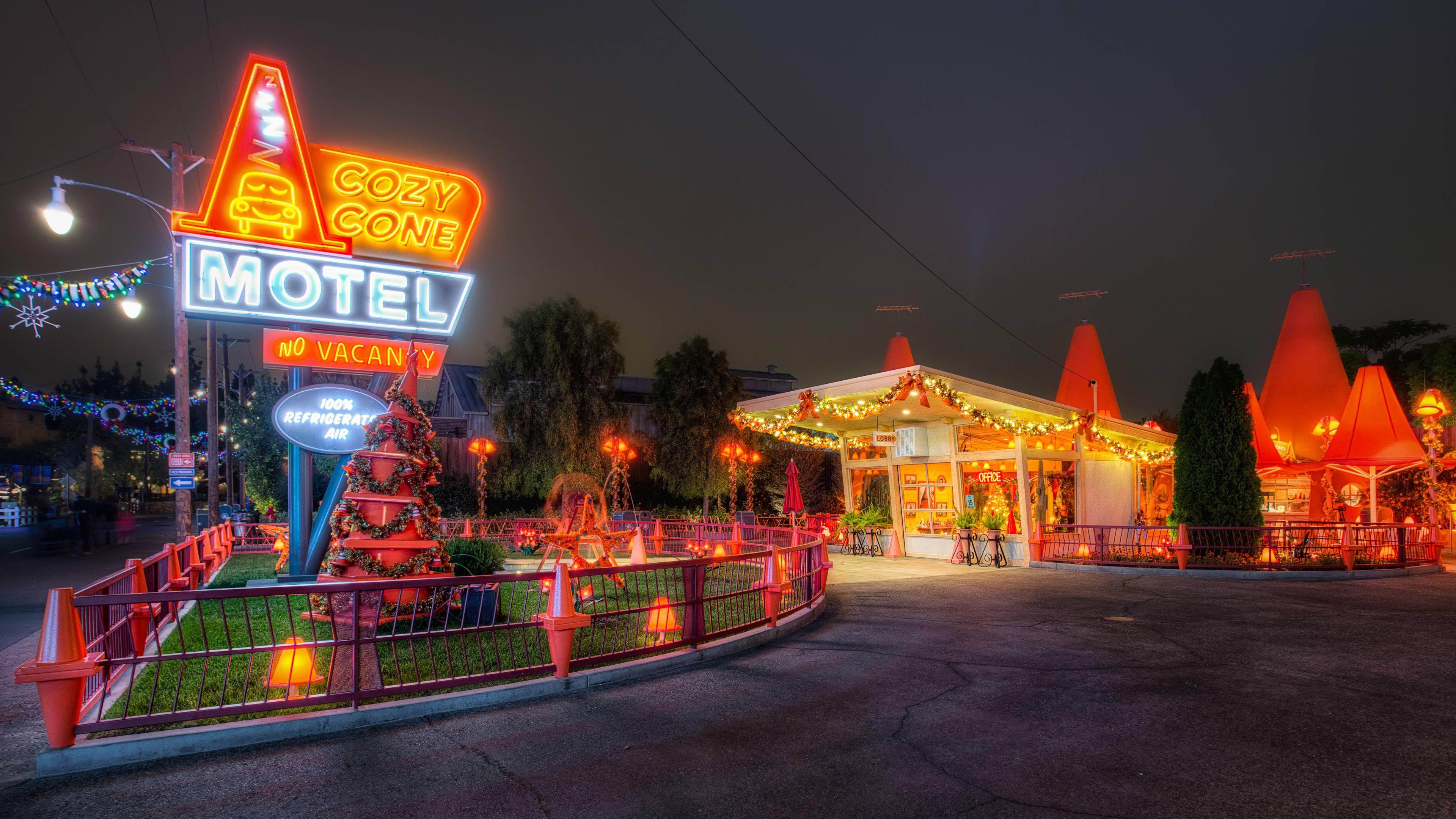 Cars Land Halloween Disneyland, 1280x720 HD, Desktop