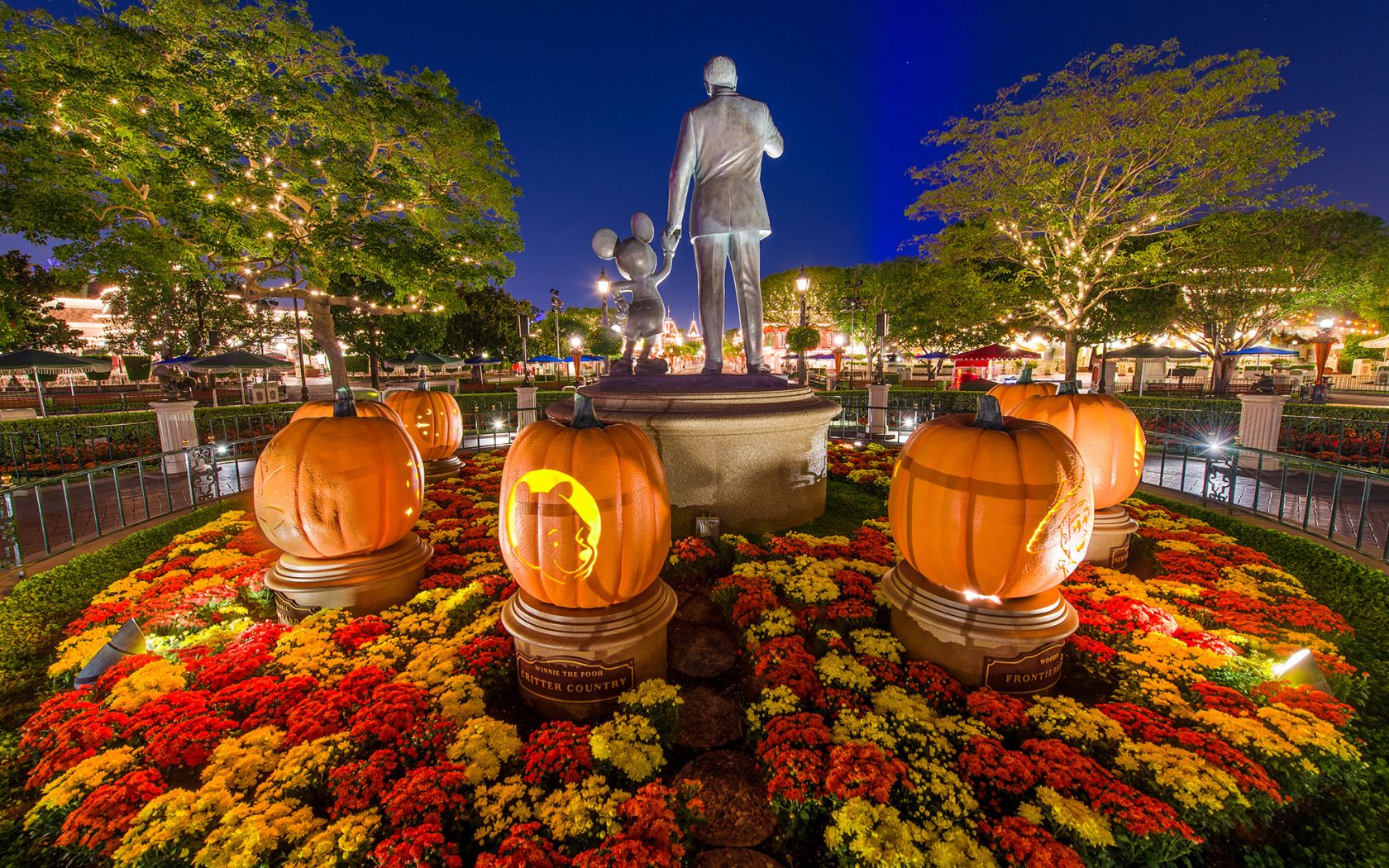 Statua Walt Disney con zucche Halloween, classici d'animazione, 1680x1050 HD, PC