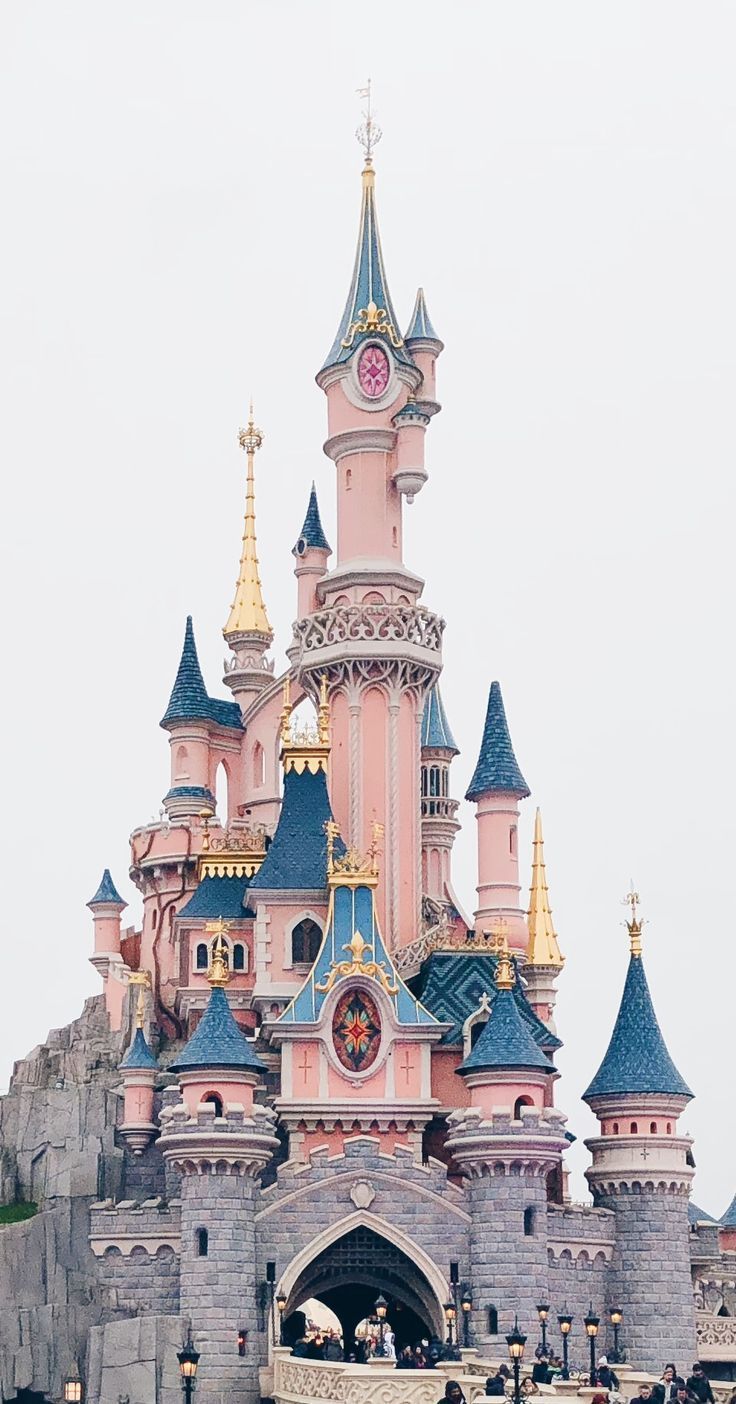 Castello Disneyland cielo drammatico, 1204x800 HD, Laptop