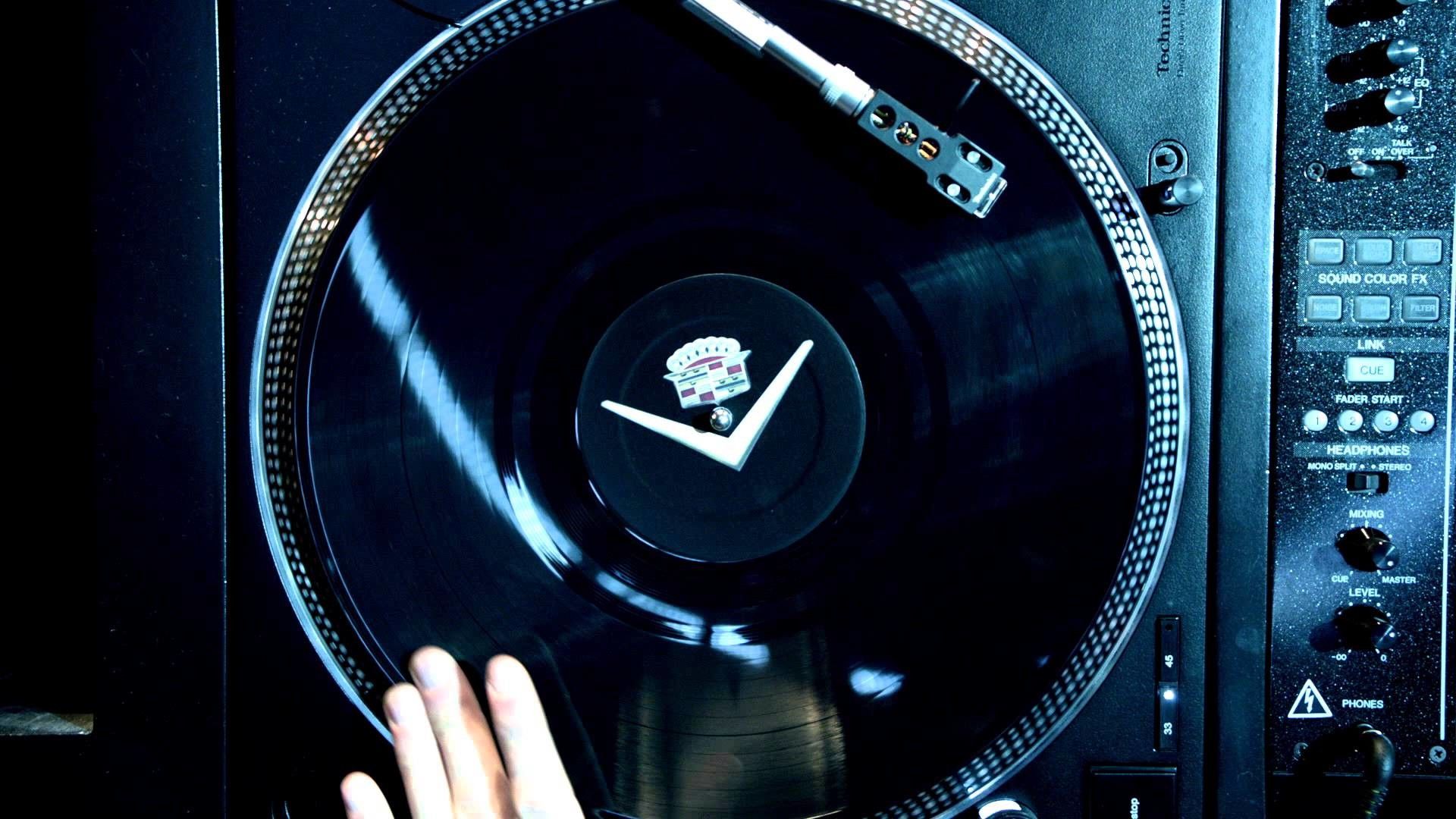Giradischi DJ con vinile nero, 1920x1080 Full HD, Laptop