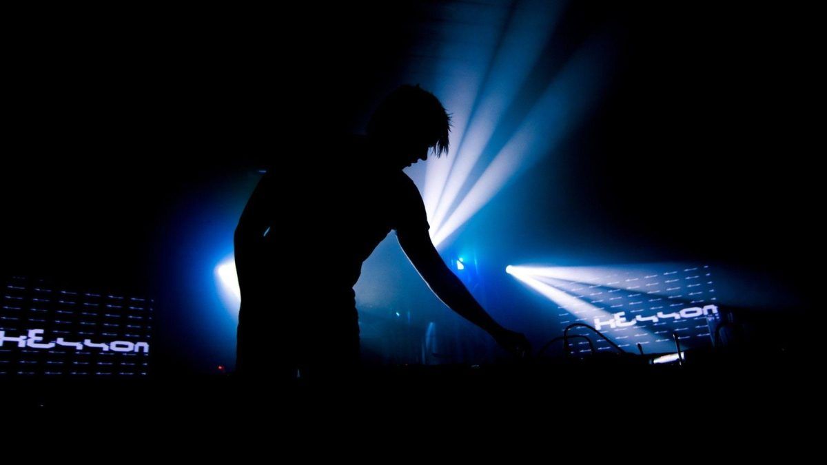 DJ silhouette console luci blu, 1200x675 HD, PC Desktop