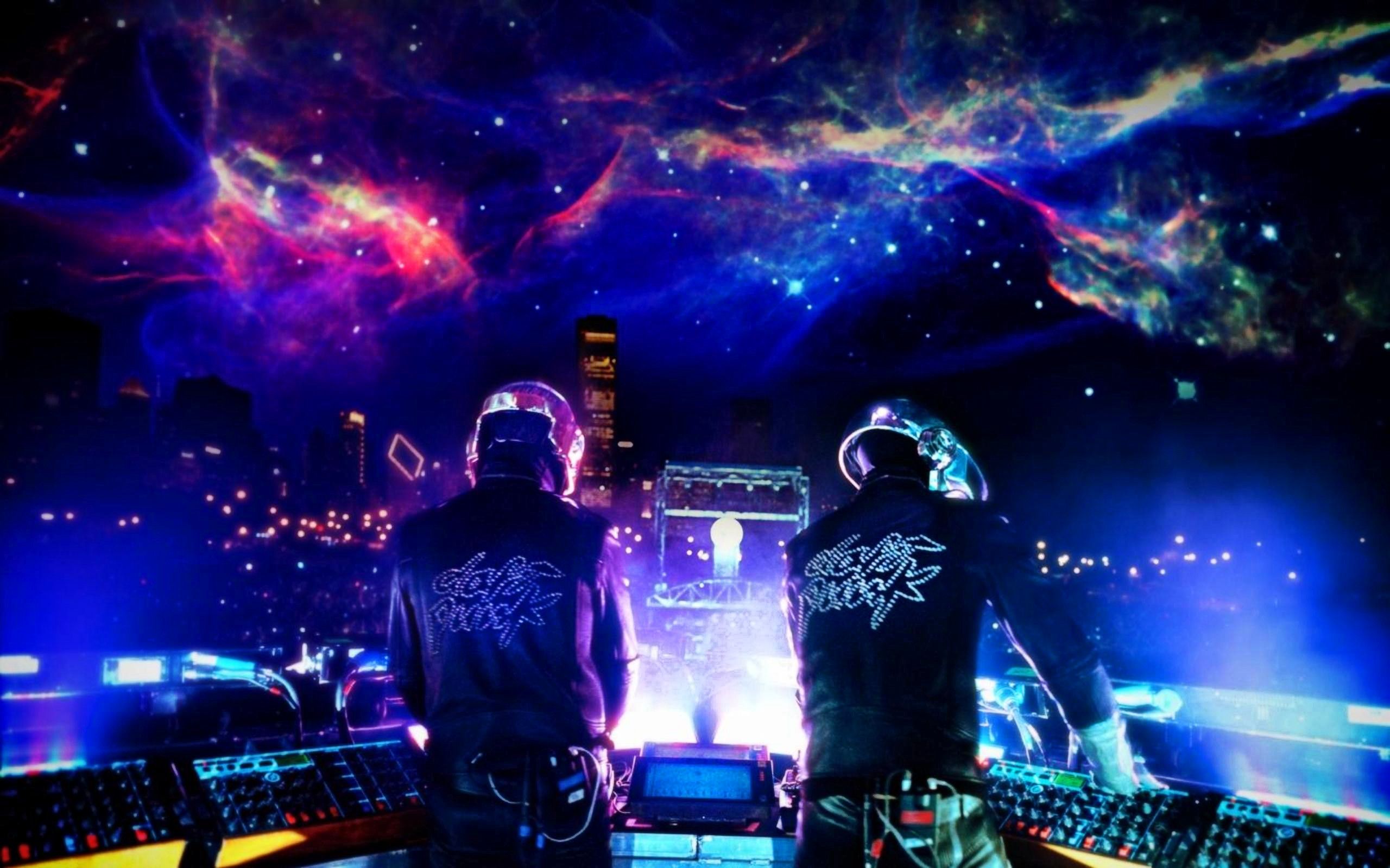 DJ con caschi robotici notte, 2560x1600 WQXGA, MacBook Pro