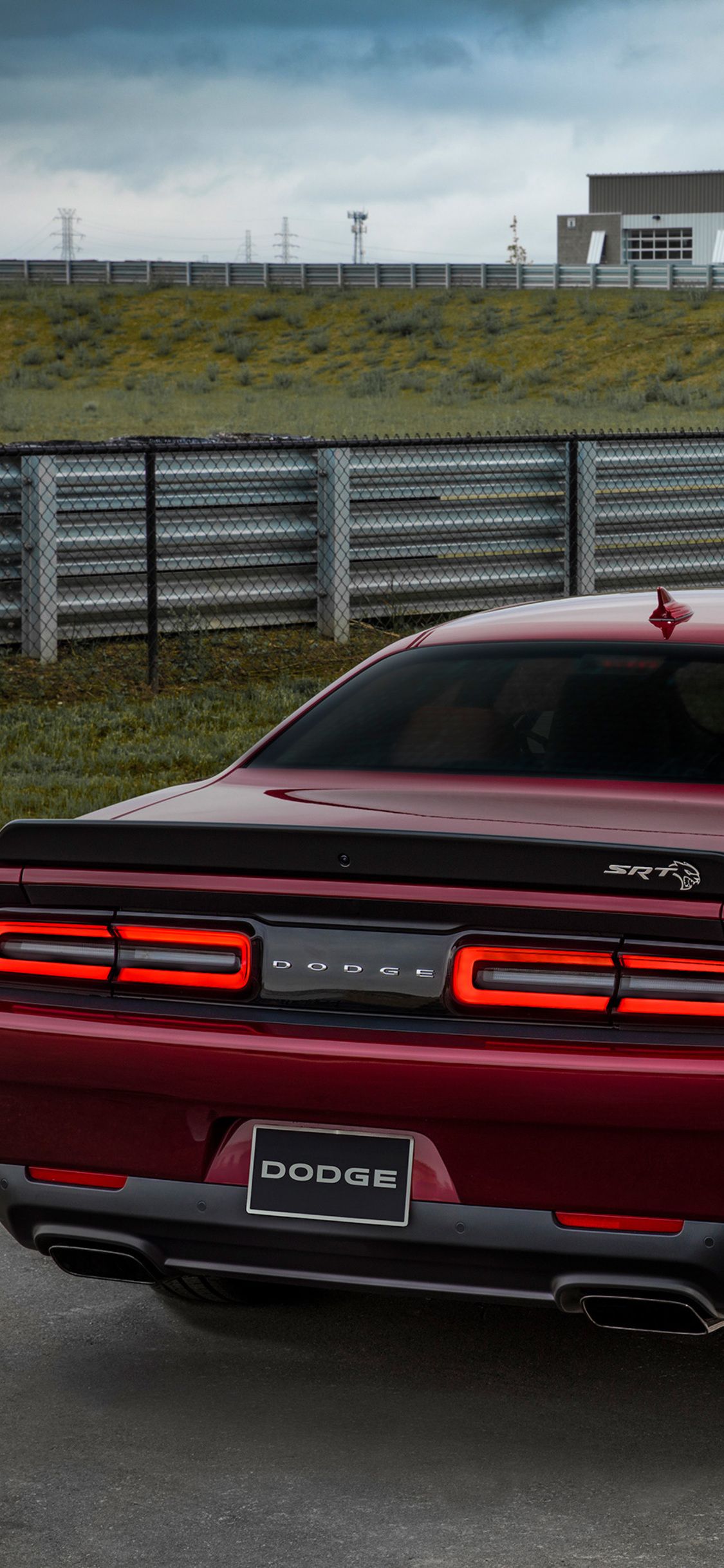 Dodge Challenger SRT rossa, 1125x2436 Full HD Verticale, iPhone