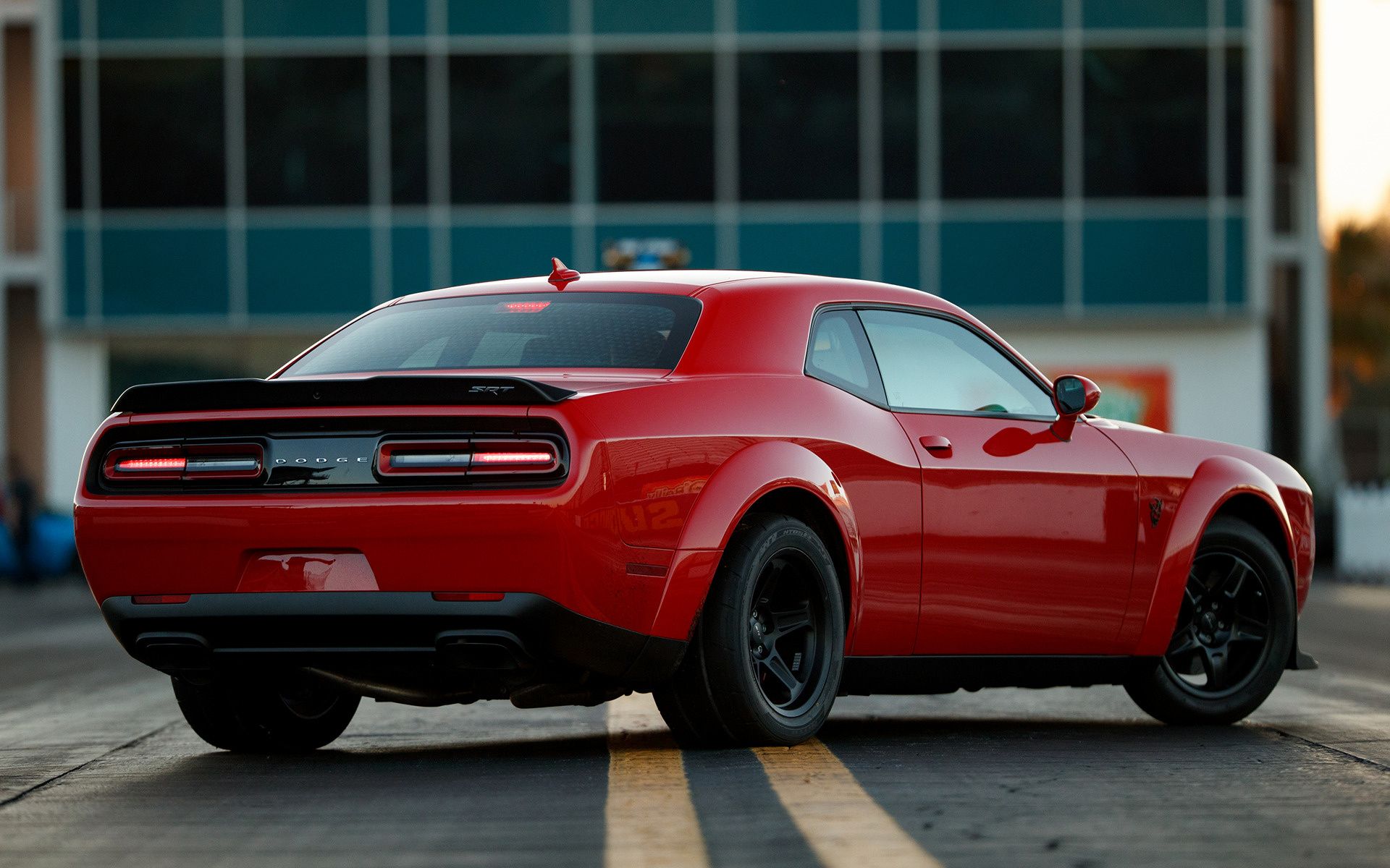 Dodge Challenger SRT Demon rossa, wheelie da record, 1920x1200 Full HD+ WUXGA, Desktop