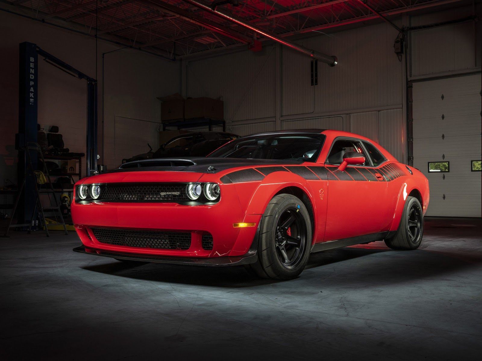 Dodge Challenger rossa garage, 1600x1200 HD, Lenovo Legion