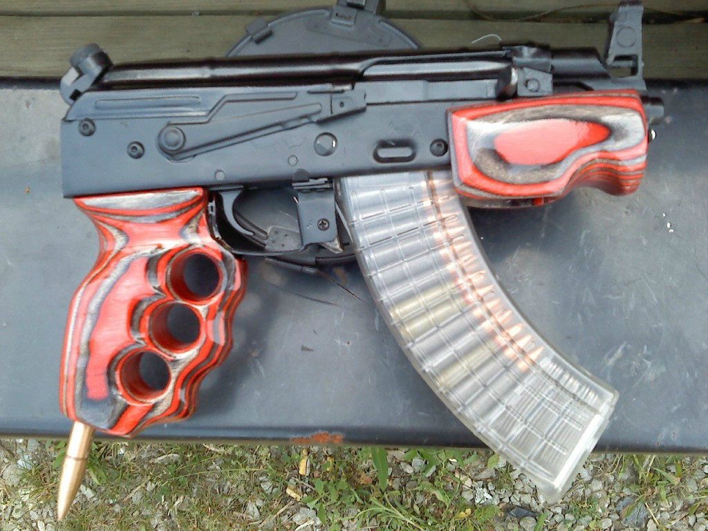 Pistola AK personalizzata rossa, 1024x768 HD, Desktop