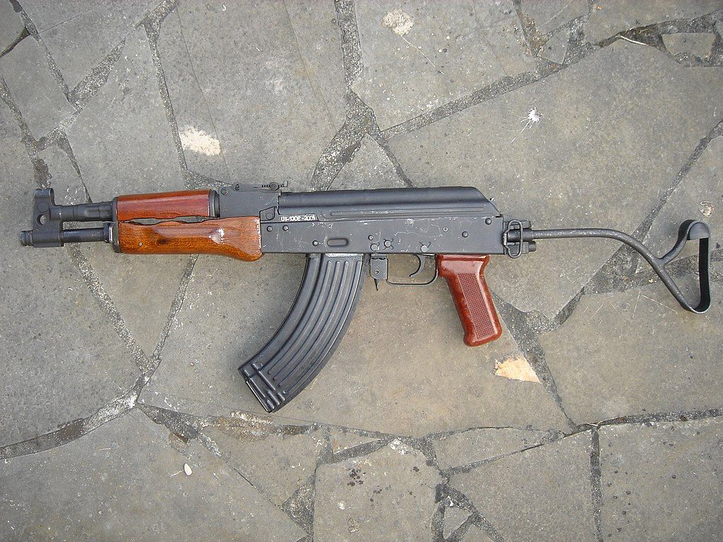 Pistola nera con proiettili, 1440x900 720p, MacBook Air
