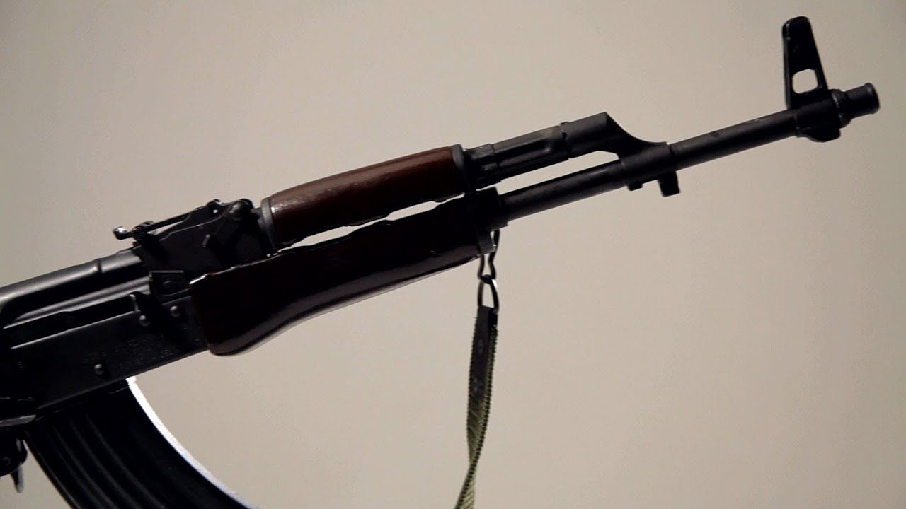 Fucile AK-47 legno nero, 1920x1080 Full HD 1080p, Desktop