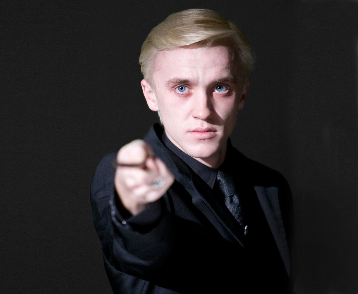Draco Malfoy con bacchetta, Harry Potter, 1200x987 HD, Desktop