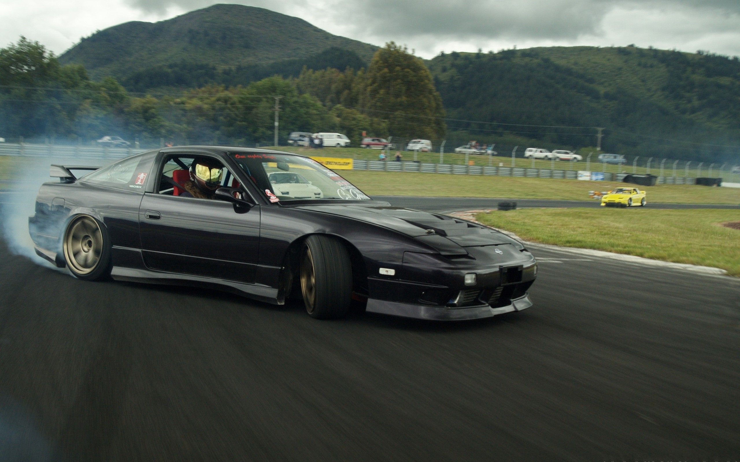 Auto nera in drift, 2560x1600 WQXGA, PC