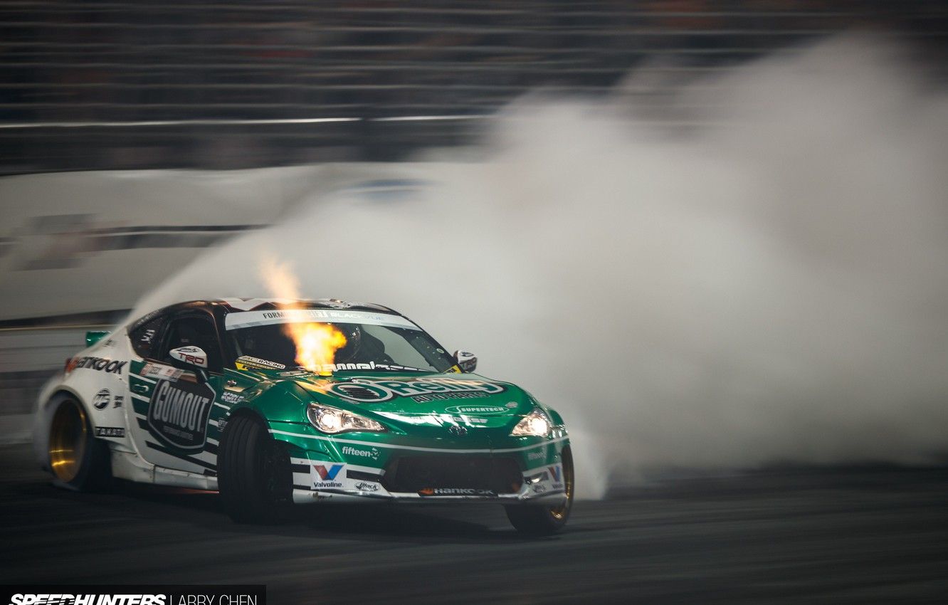 Auto drift verde fumo, 1332x850 HD, Desktop