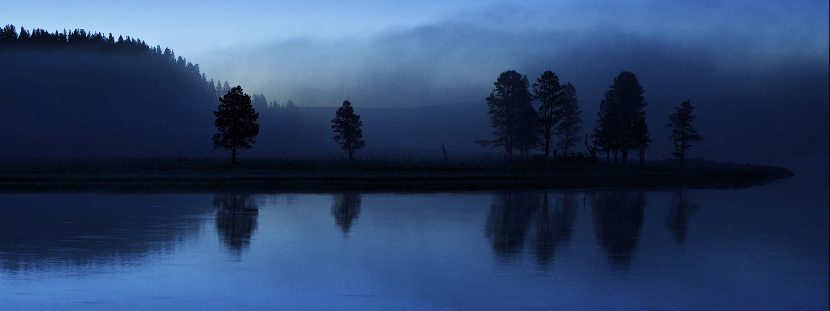 Alberi silhouette lago blu, 3200x1200 21:9, Monitor Gaming