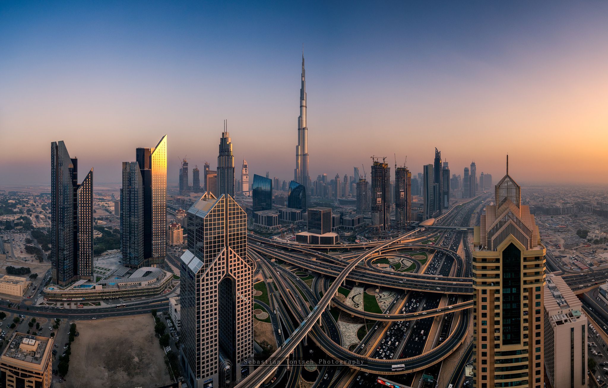 Skyline Dubai al tramonto, 2048x1306 2K, Desktop