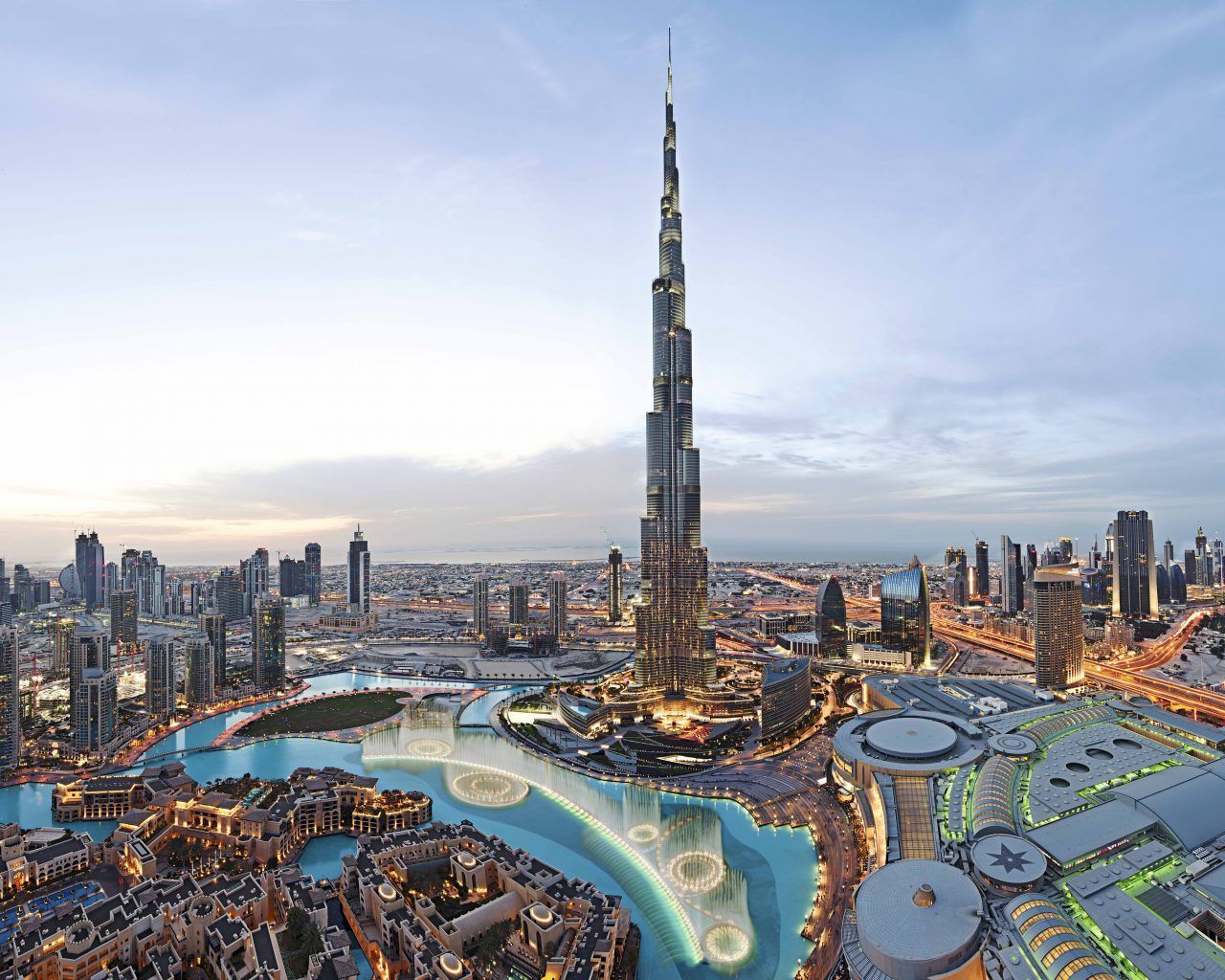 Burj Khalifa Dubai skyline, 1280x1024 720p, PC
