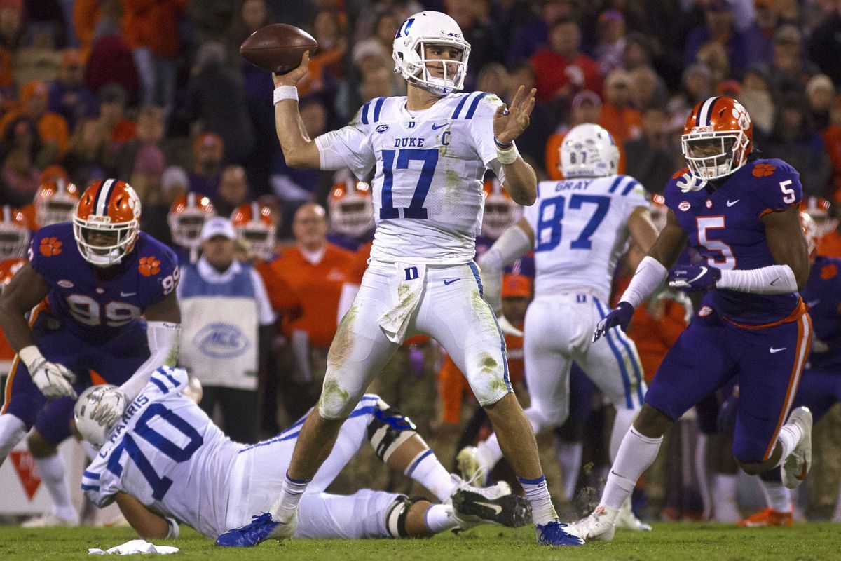 Giocatore football Duke cattura palla, 1920x1080 Full HD 1080p, Desktop