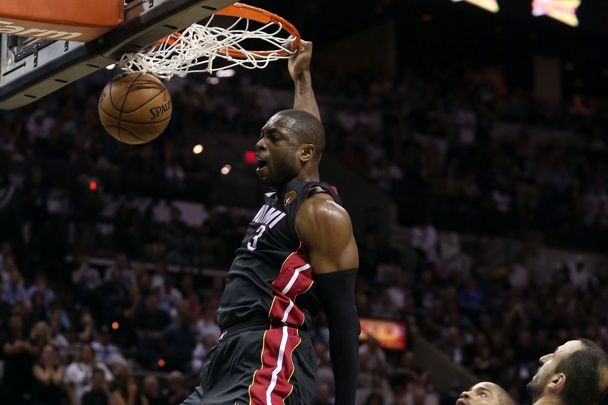 Dwyane Wade tiro decisivo NBA, basket americano, 1124x1392 Verticale, Telefono
