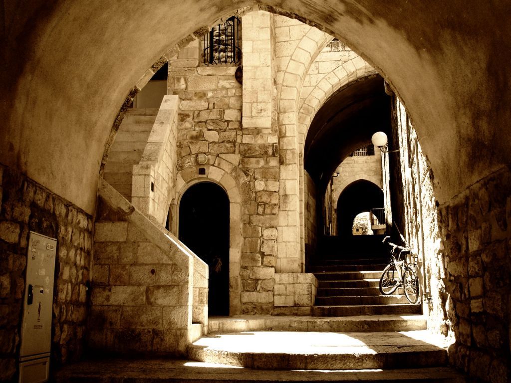 Vicolo in pietra con arcate, 1024x768 HD, PC Desktop