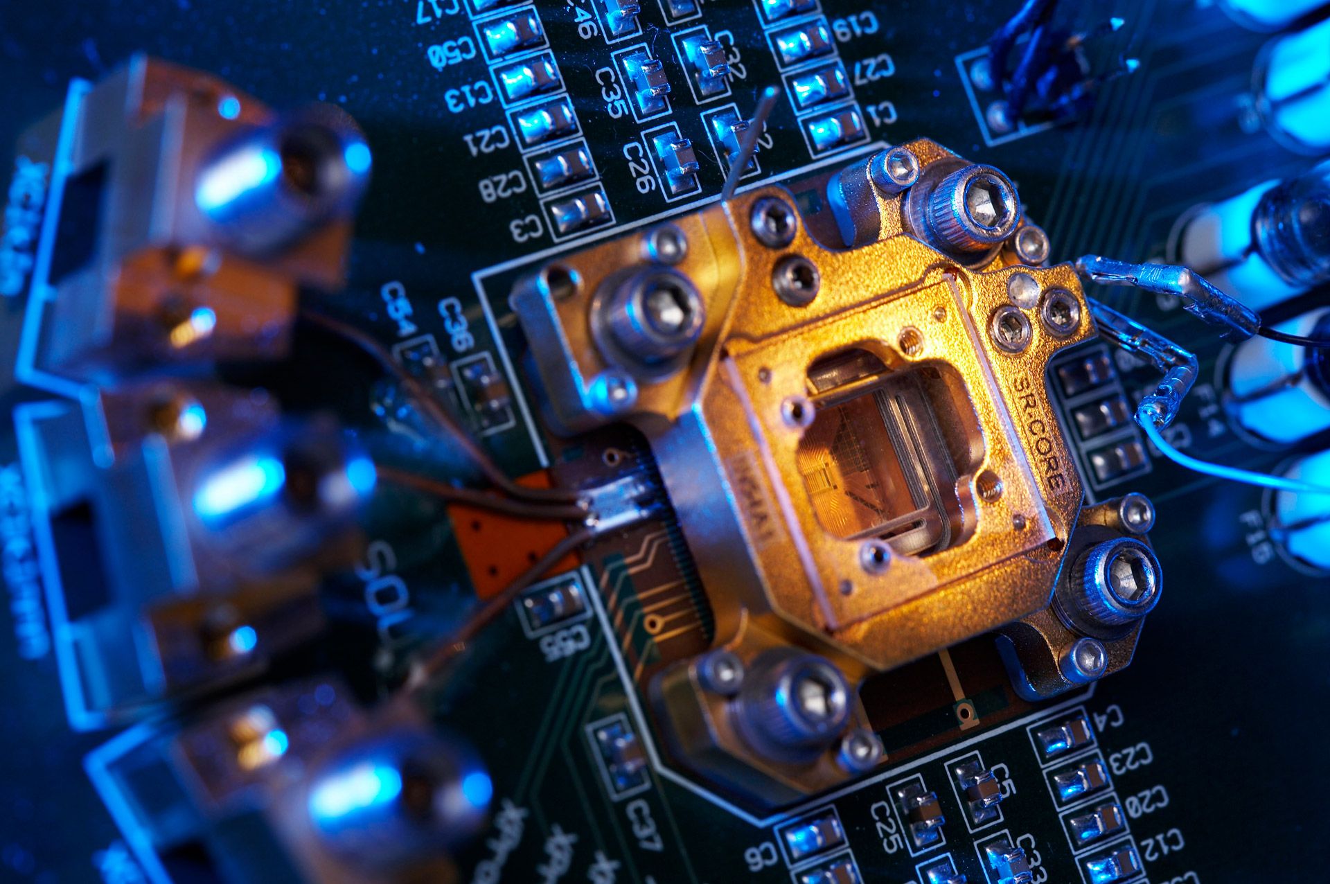 Chip su circuito stampato blu, 1920x1276 Full HD+, PC